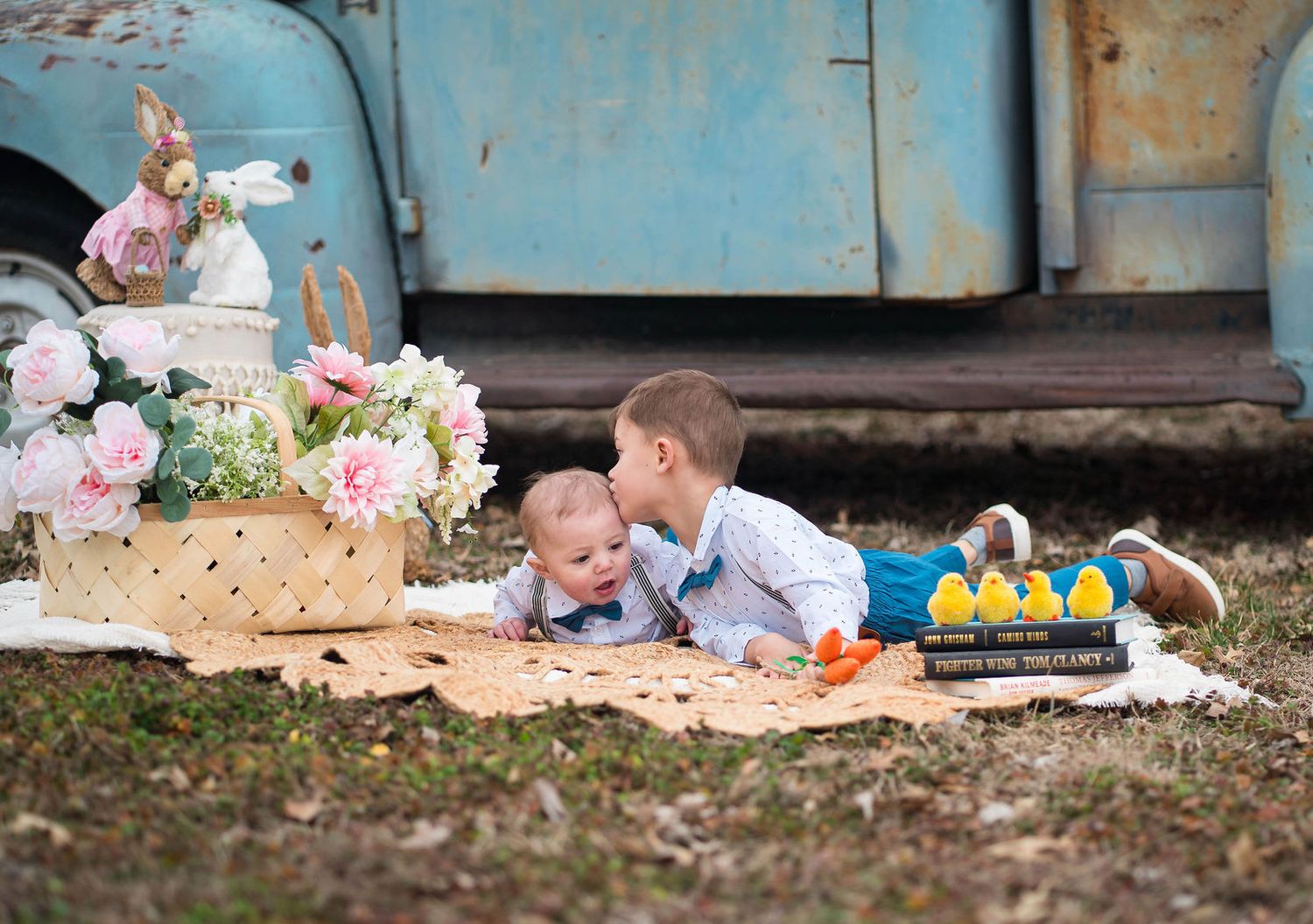 Knob Noster family photographer specializing in newborn, maternity, and milestone photos