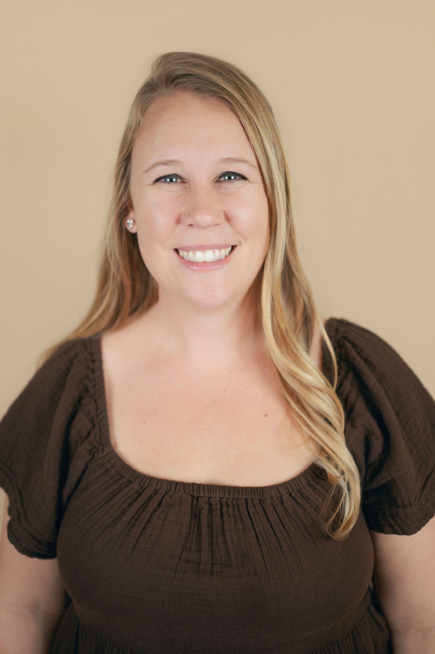 Professional simple headshot of woman in Yulee, Florida