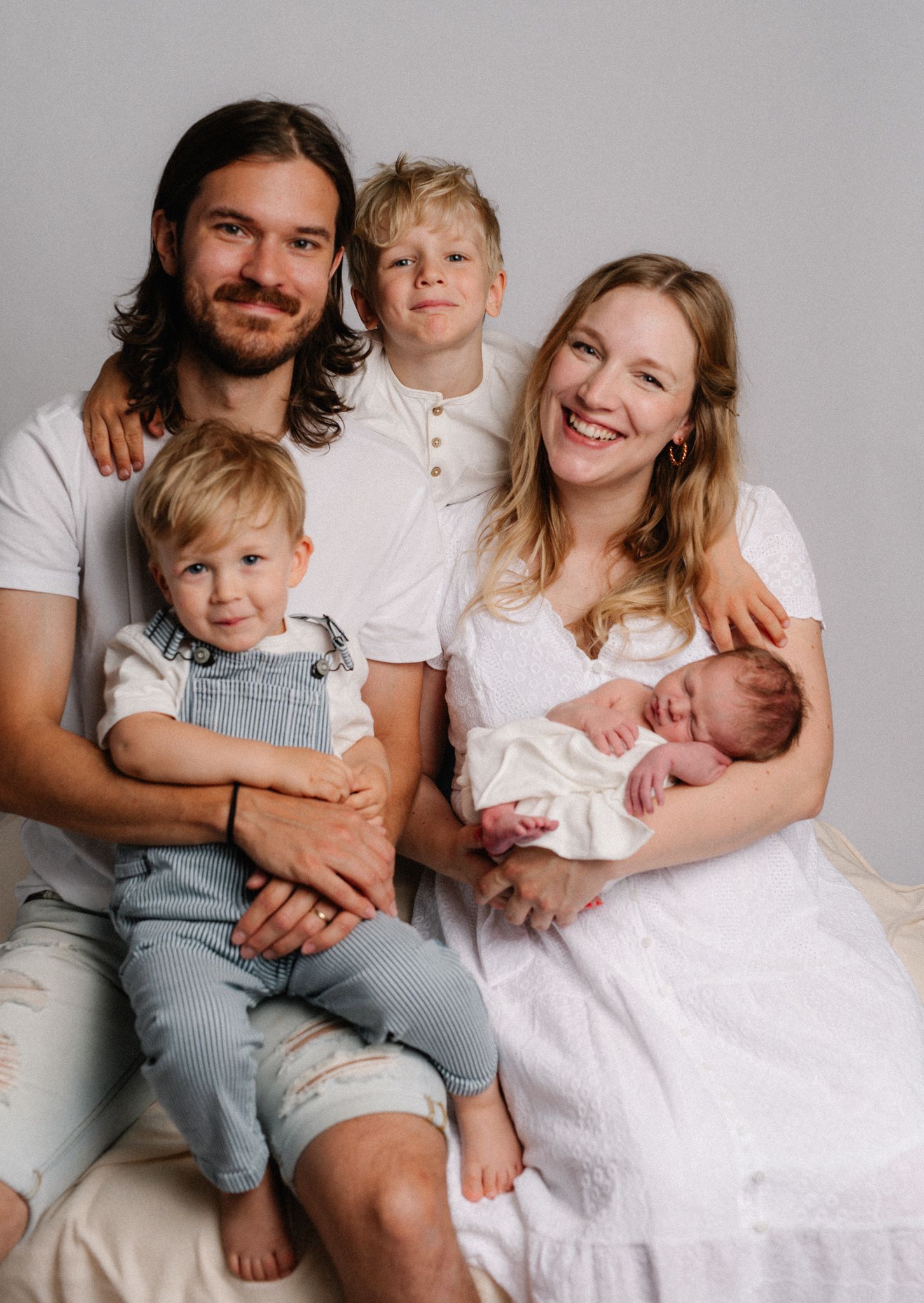Perkekuvaus. kuvausuusimaa. vastasyntyneenkuvaus, Newbornkuvausnurmijärvi. Newbornkuvaushelsinki.Newborn kuvaus studiolla Nurmijärvellä