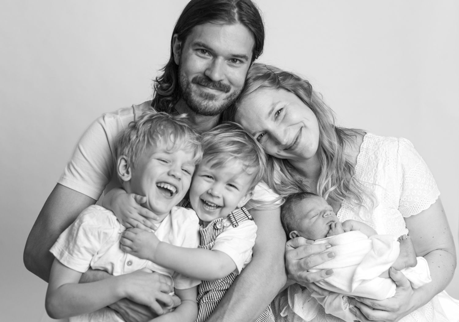 Perkekuvaus. kuvausuusimaa. vastasyntyneenkuvaus, Newbornkuvausnurmijärvi. Newbornkuvaushelsinki.Newborn kuvaus studiolla Nurmijärvellä