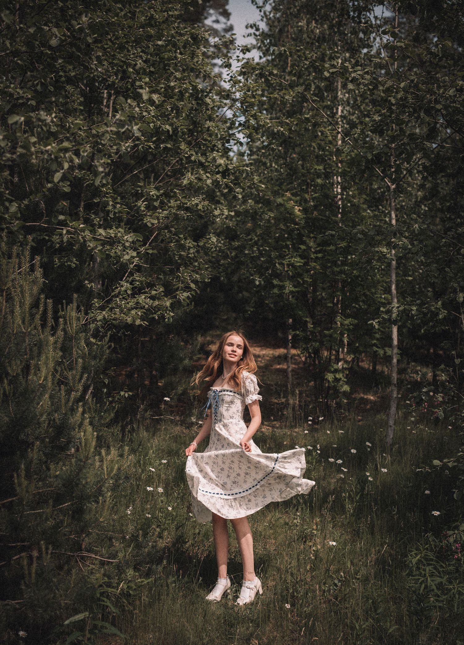 Valmistujaiskuvaus. Valmistujaispotretit. Juhlakuvaus. Juhlakuvausnurmijärvi