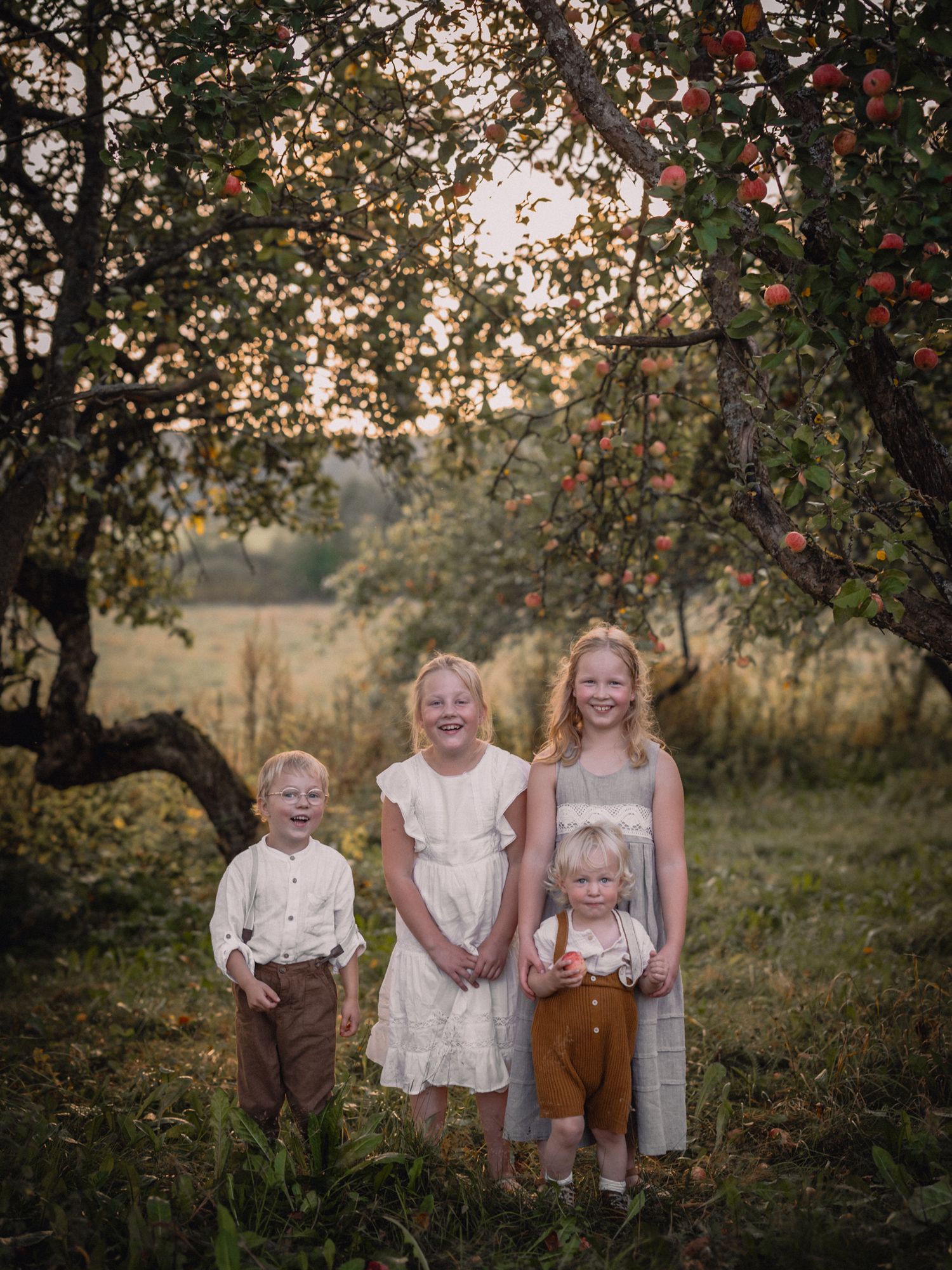 Perhekuvaus. vauvakuvaus. motherhoodkuvaus. 1v kuvaus.kuvausuusimaa.kuvausnurmijärvi. valokuvaus.hääkuvaus