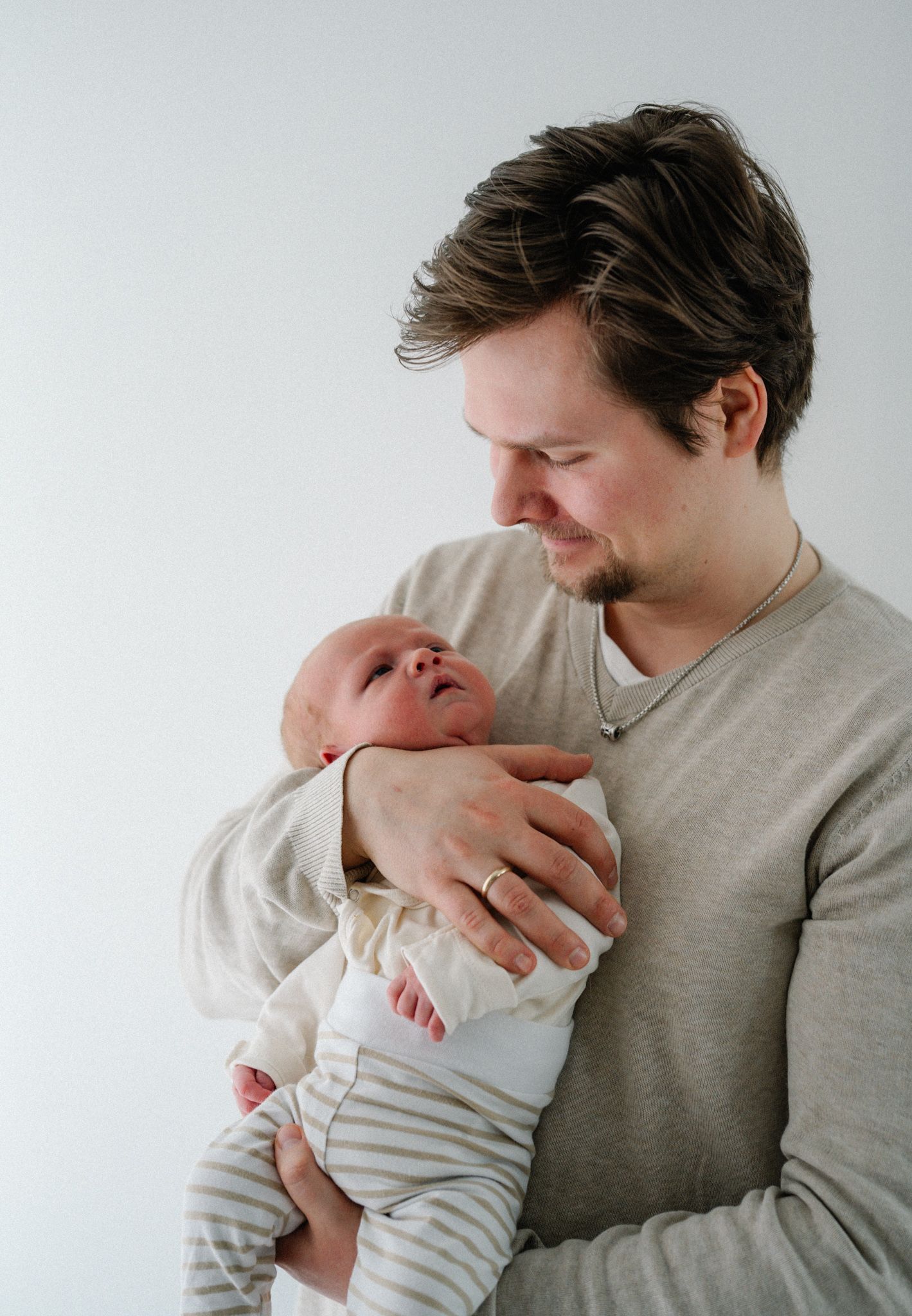 Perkekuvaus. kuvausuusimaa. vastasyntyneenkuvaus, Newbornkuvausnurmijärvi. Newbornkuvaushelsinki.Newborn kuvaus studiolla Nurmijärvellä