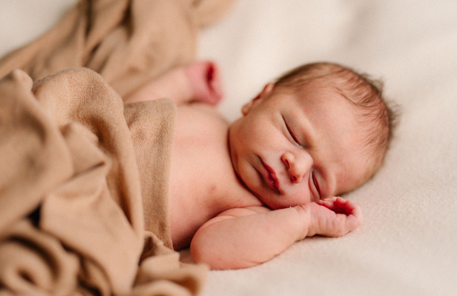 Perkekuvaus. kuvausuusimaa. vastasyntyneenkuvaus, Newbornkuvausnurmijärvi. Newbornkuvaushelsinki.Newborn kuvaus studiolla Nurmijärvellä