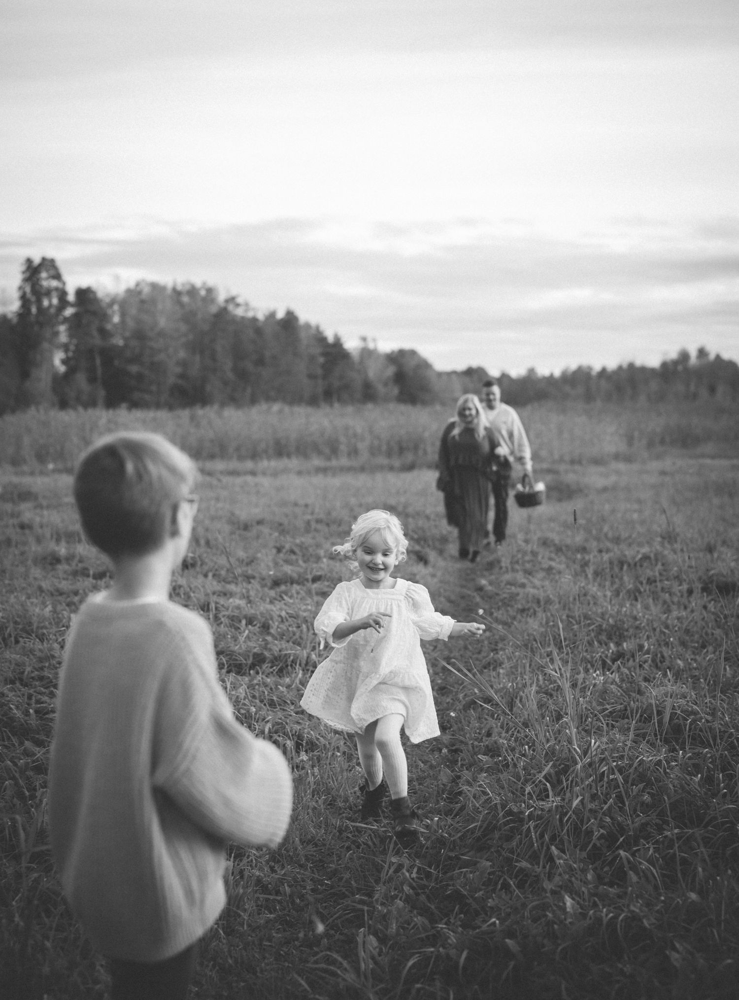 Perhekuvaus. vauvakuvaus. motherhoodkuvaus. 1v kuvaus.kuvausuusimaa.kuvausnurmijärvi. valokuvaus.hääkuvaus