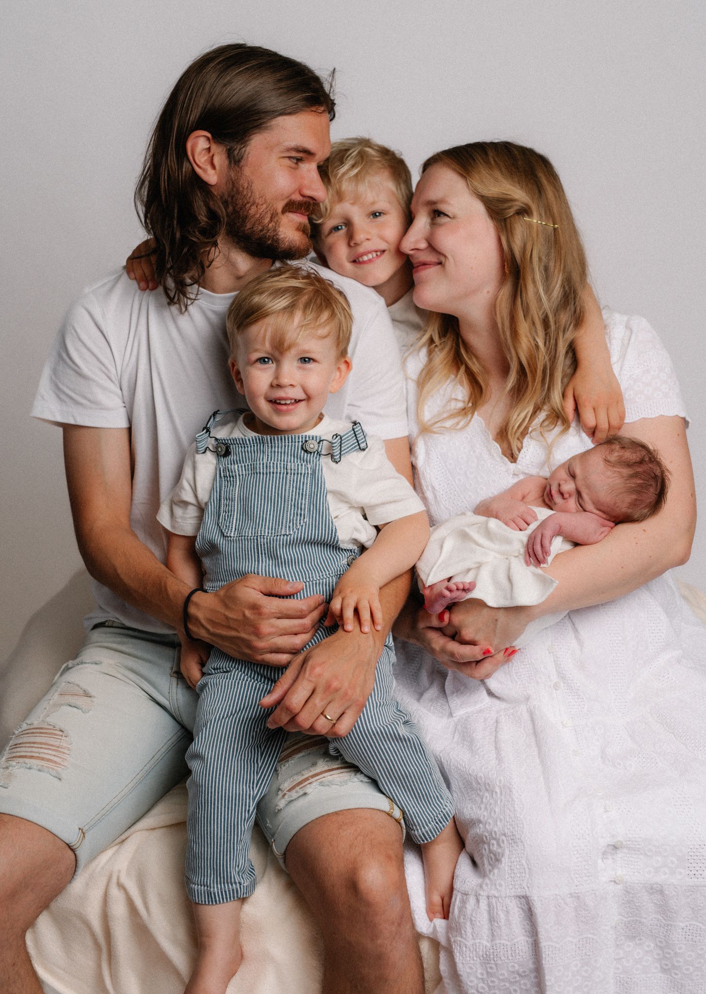 Perkekuvaus. kuvausuusimaa. vastasyntyneenkuvaus, Newbornkuvausnurmijärvi. Newbornkuvaushelsinki.Newborn kuvaus studiolla Nurmijärvellä