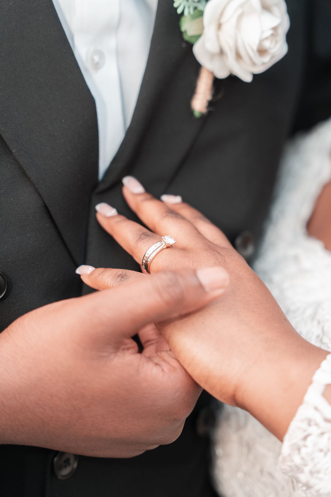 Dami Hassan Luxury wedding photographer - hands