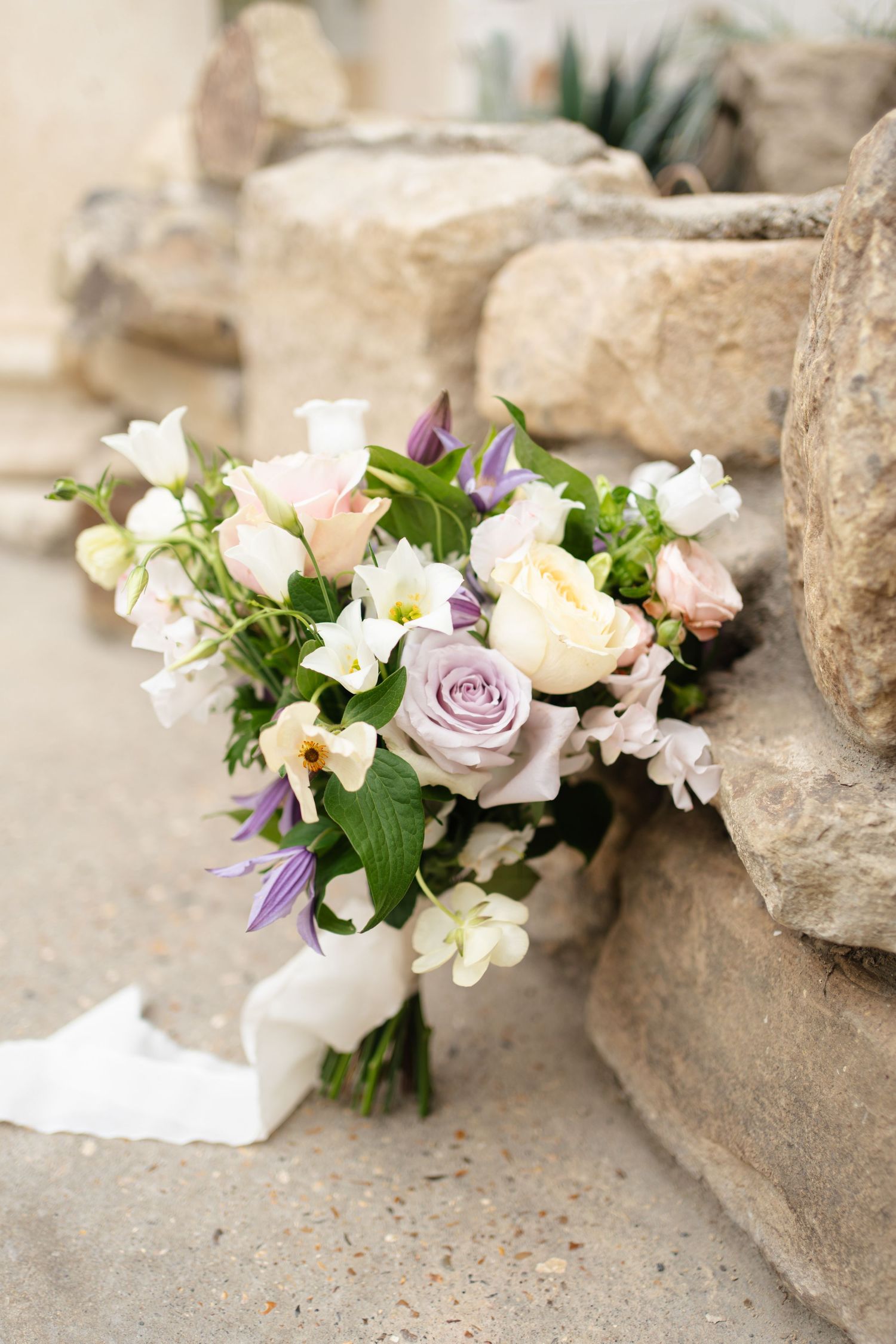 Dami Hassan Luxury wedding photographer - bouquet