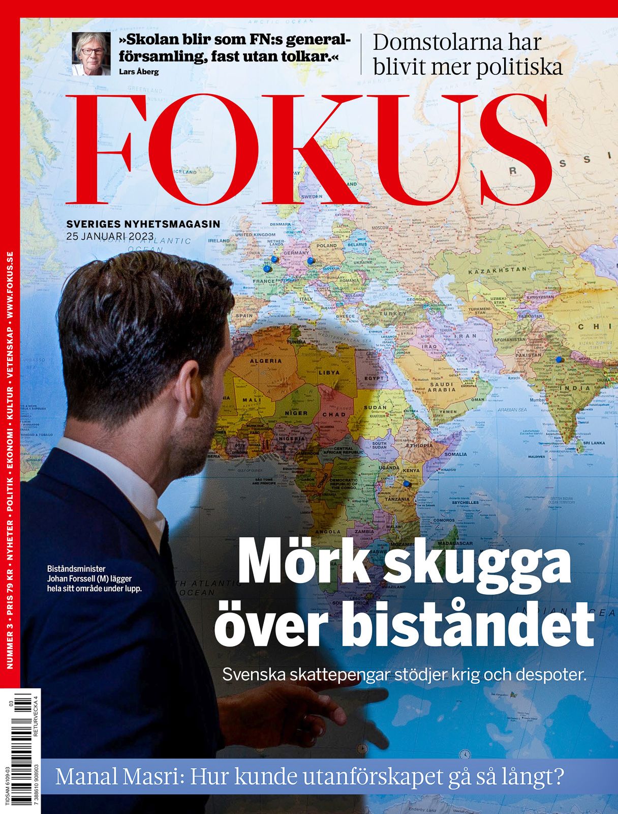 Focus magazine covers featuring world maps and political content in Swedish.