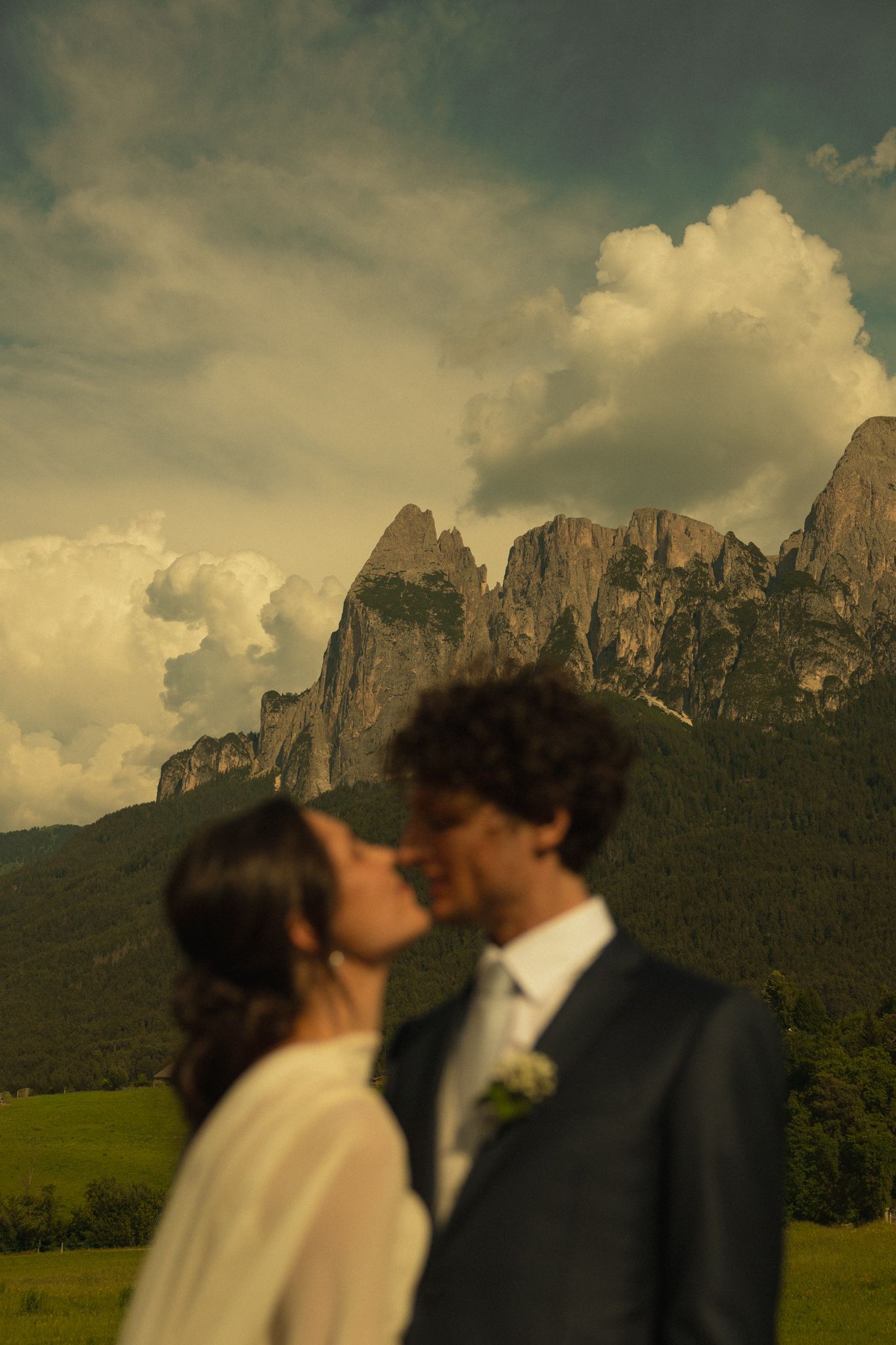 Bride and groom portrait beneath the Sciliar, Fiè allo Sciliar, Dolomites