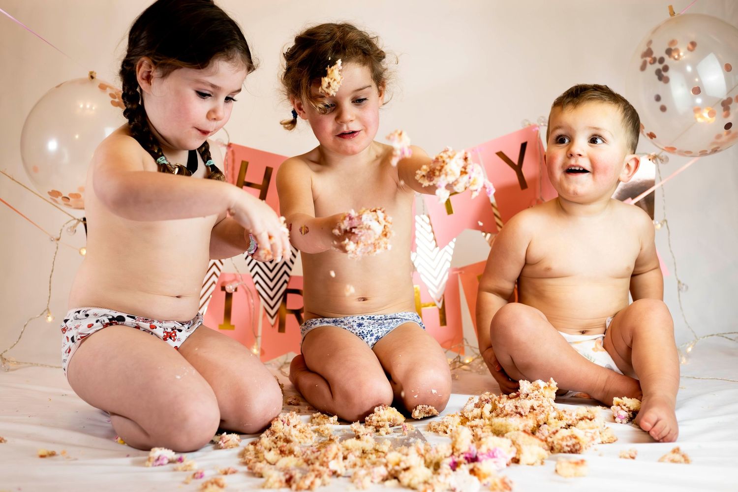 Cake smash photography by LJPhotostop. - Book your children in for a shoot.