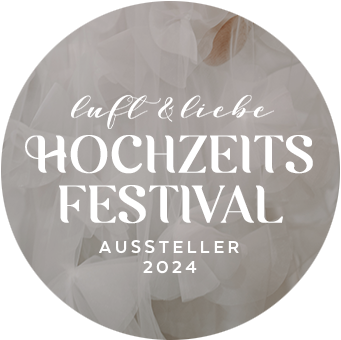 Luft and Liebe Hochzeitsfestival Aussteller 2024 exhibitor badge in soft neutral tones.