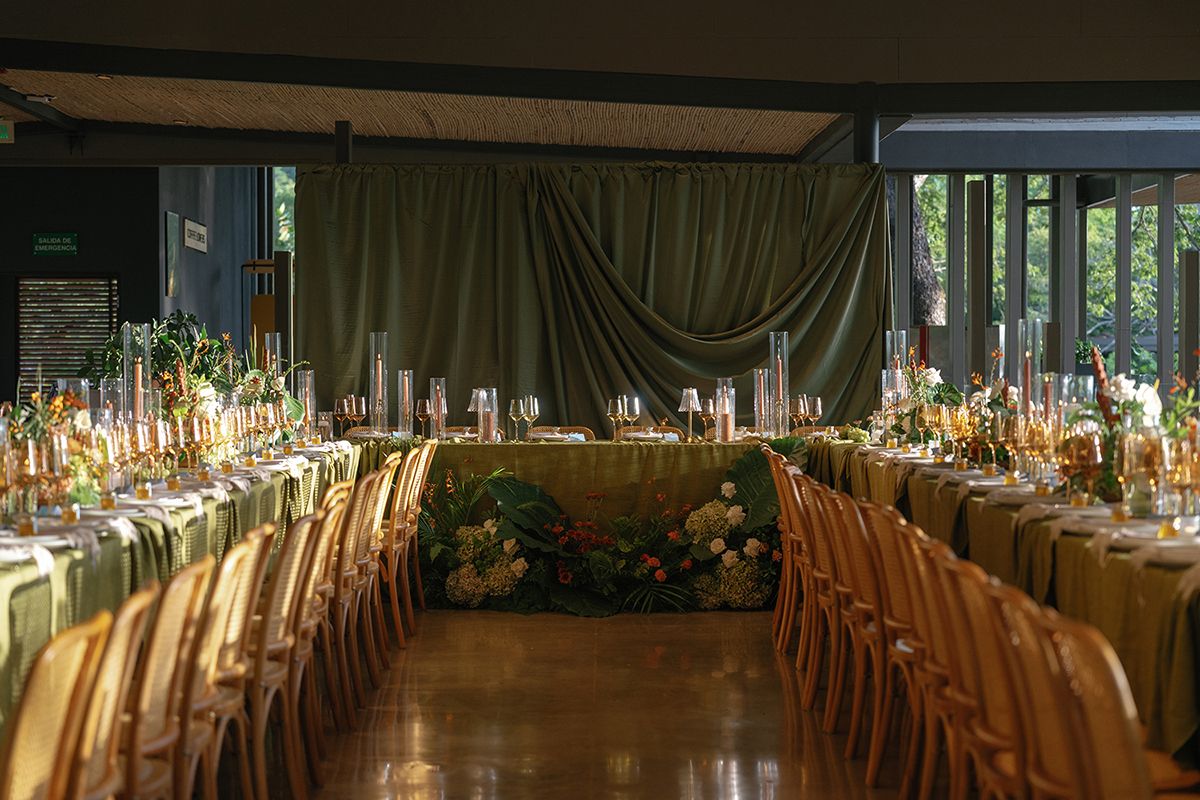 Outdoor wedding reception on a terrace at El Mangroove in Guanacaste