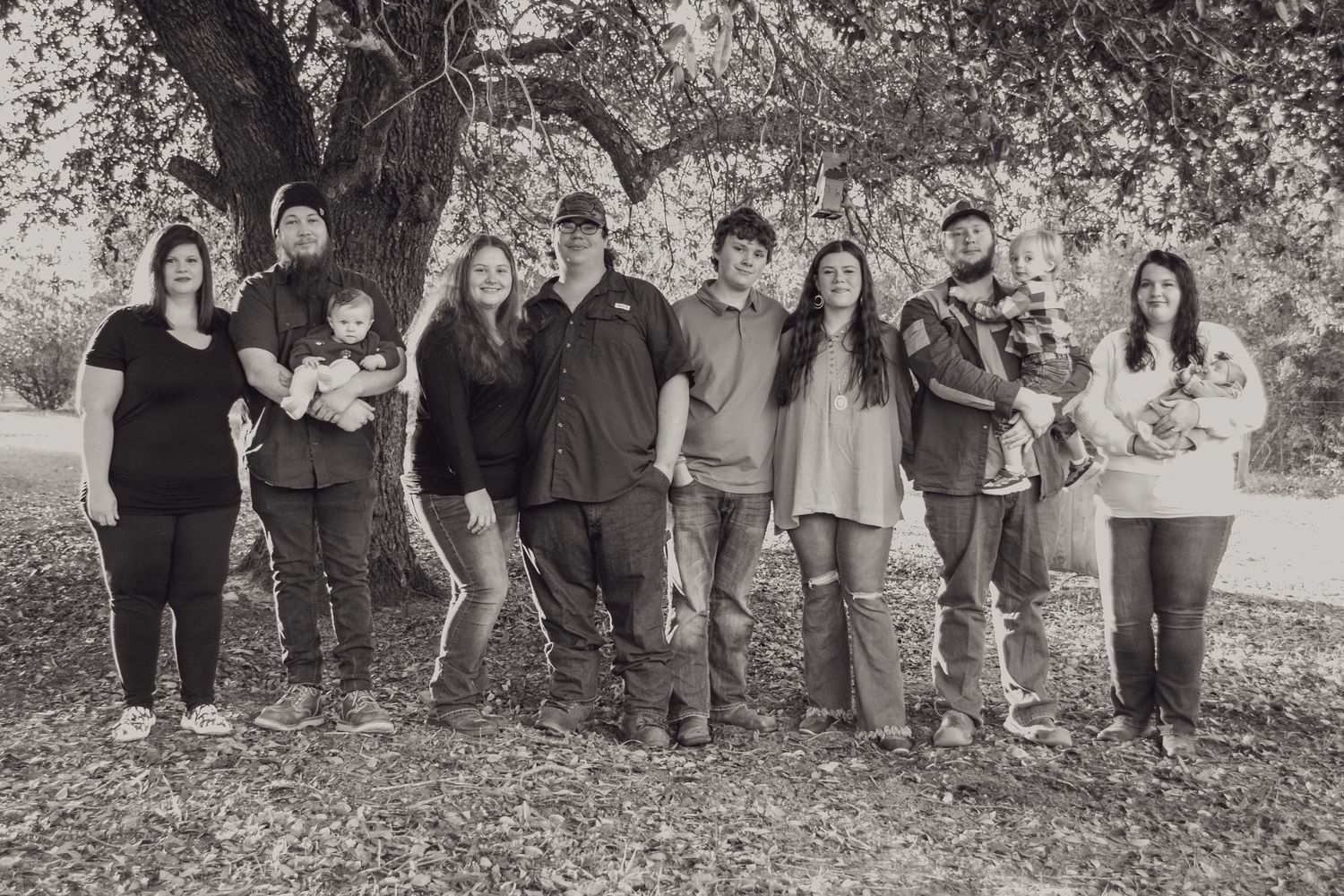 Beautiful outdoor natural light family session