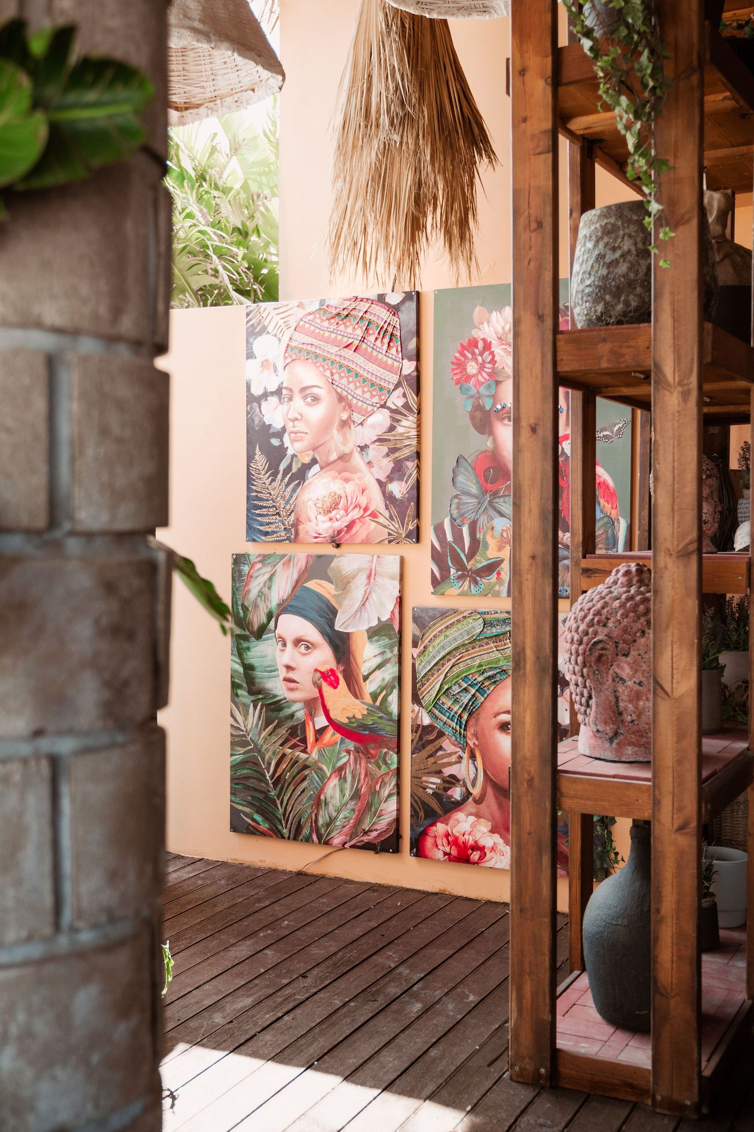 Artistic portrait gallery wall with tropical themes and decorative elements.hochzeitsfotograf Griechenland - Hochzeitsfotograf Rhodos Tina L