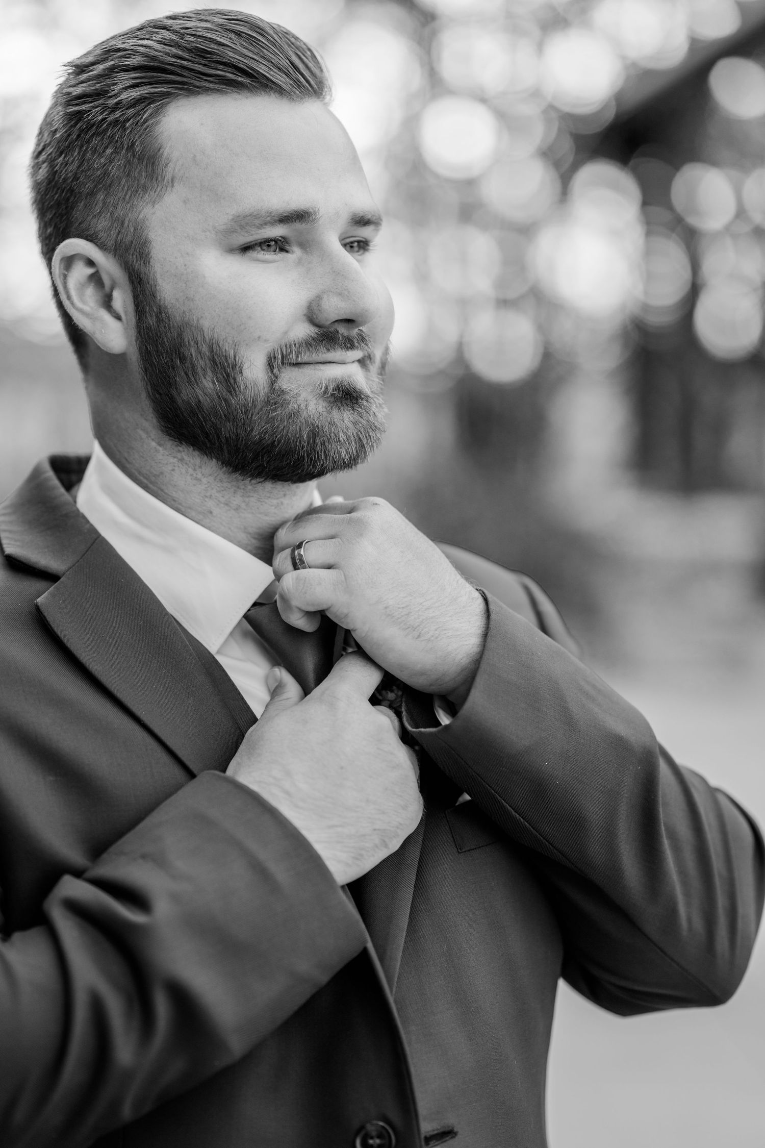 Fall wedding photography by Willow & Oaks Studios at Four Seasons Barn Wedding & Event Venue in Cardington, Ohio.