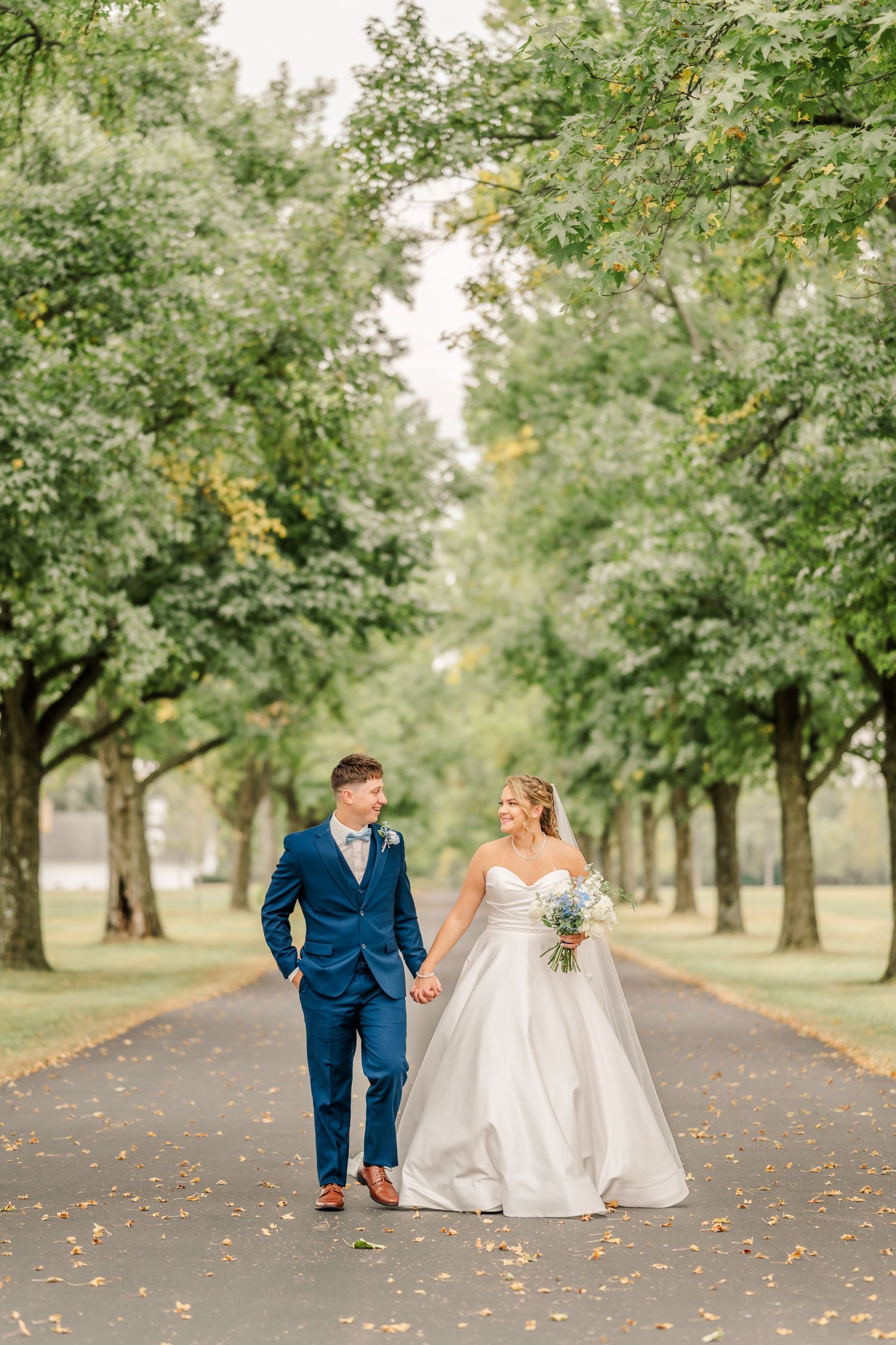 Fall wedding photography by Willow & Oaks Studios at Darby House Farms in Galloway, Ohio.