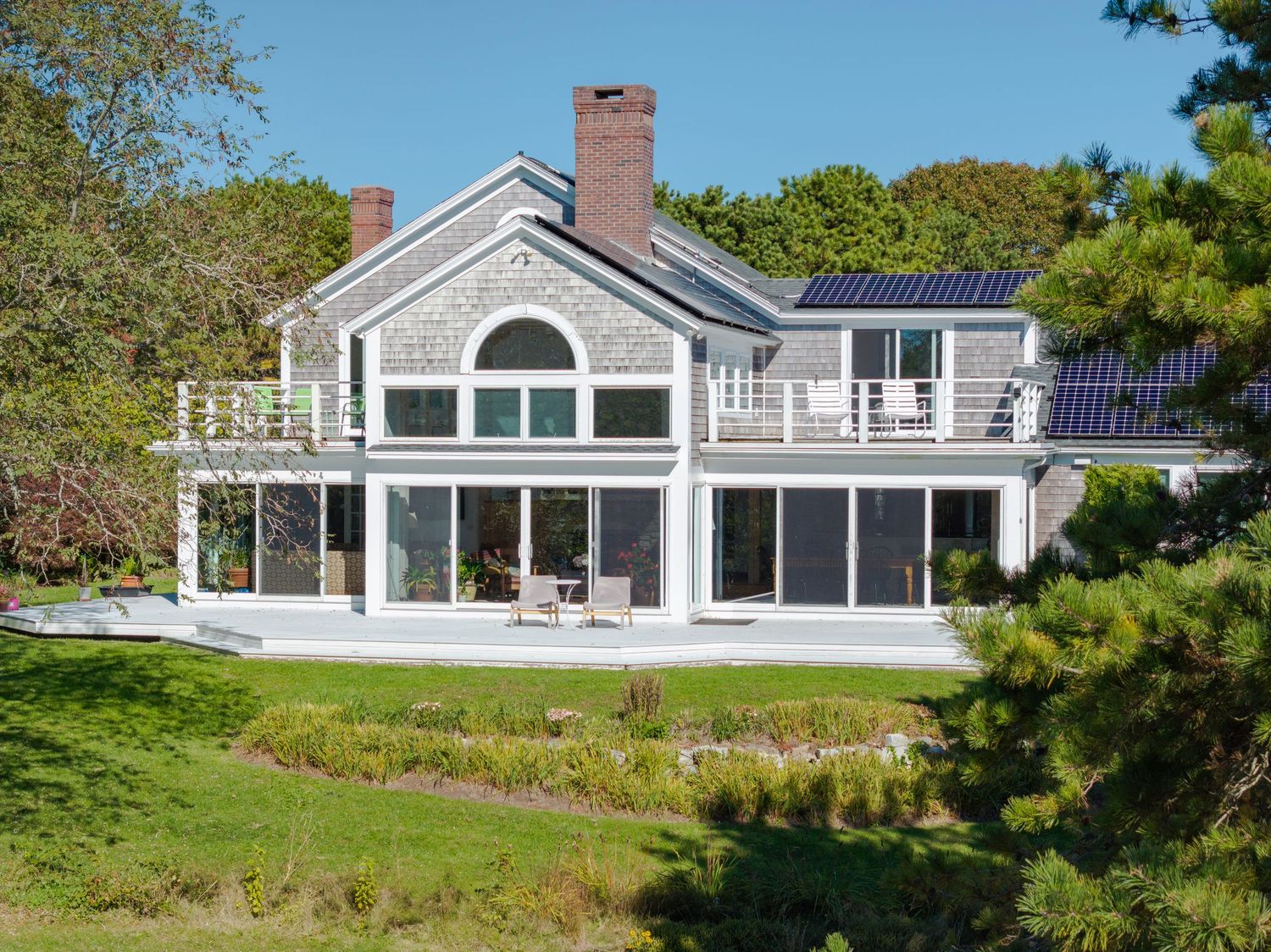 Discover the art of real estate photography by Ryan Maheu Photographic Services.