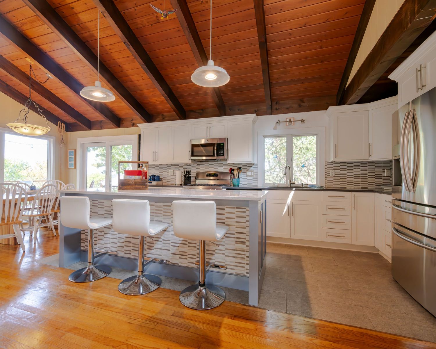 Discover the art of real estate photography by Ryan Maheu Photographic Services.