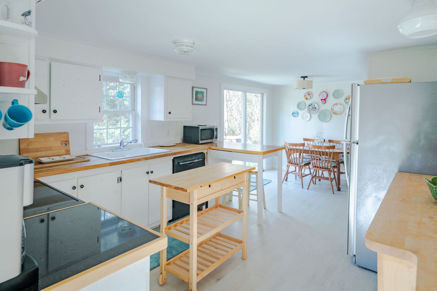 Discover the art of real estate photography by Ryan Maheu Photographic Services.