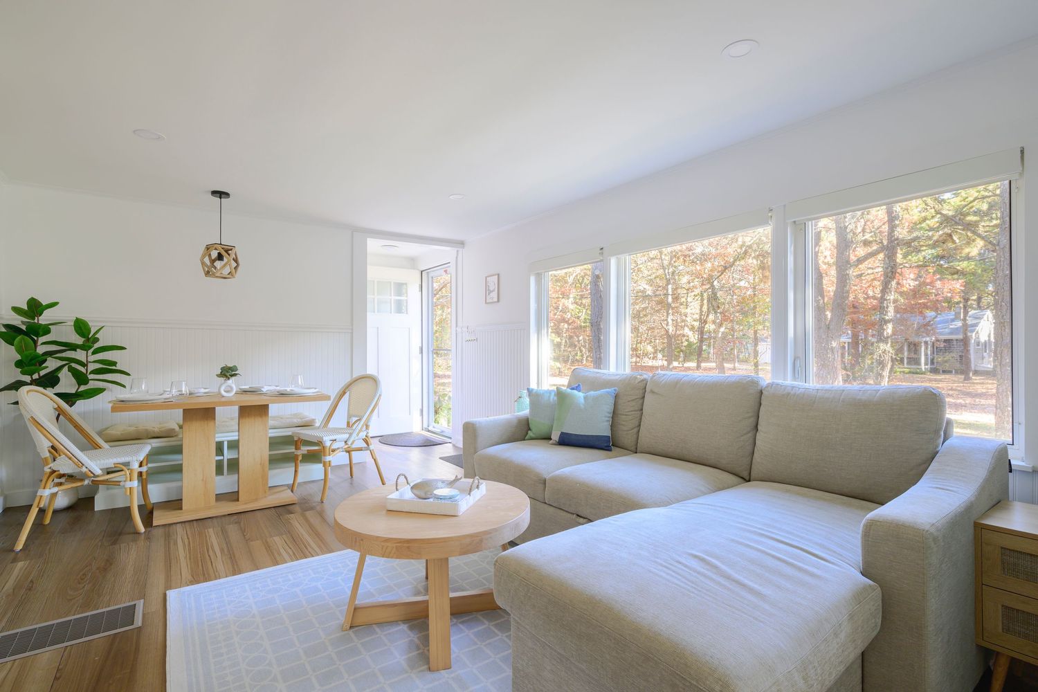 Discover the art of real estate photography by Ryan Maheu Photographic Services.