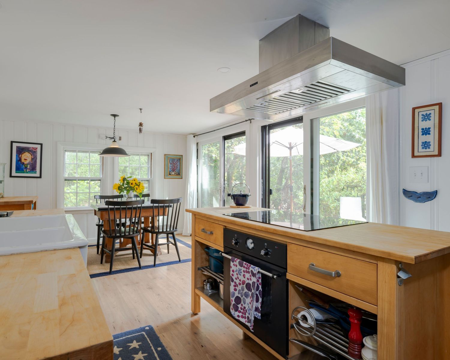 Discover the art of real estate photography by Ryan Maheu Photographic Services.