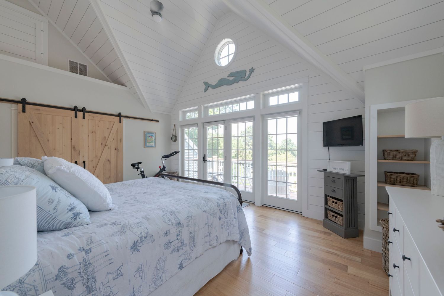 Discover the art of real estate photography by Ryan Maheu Photographic Services.
