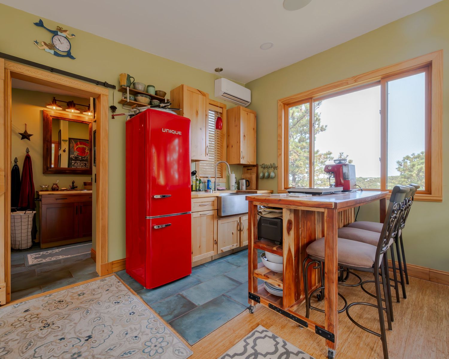 Discover the art of real estate photography by Ryan Maheu Photographic Services.