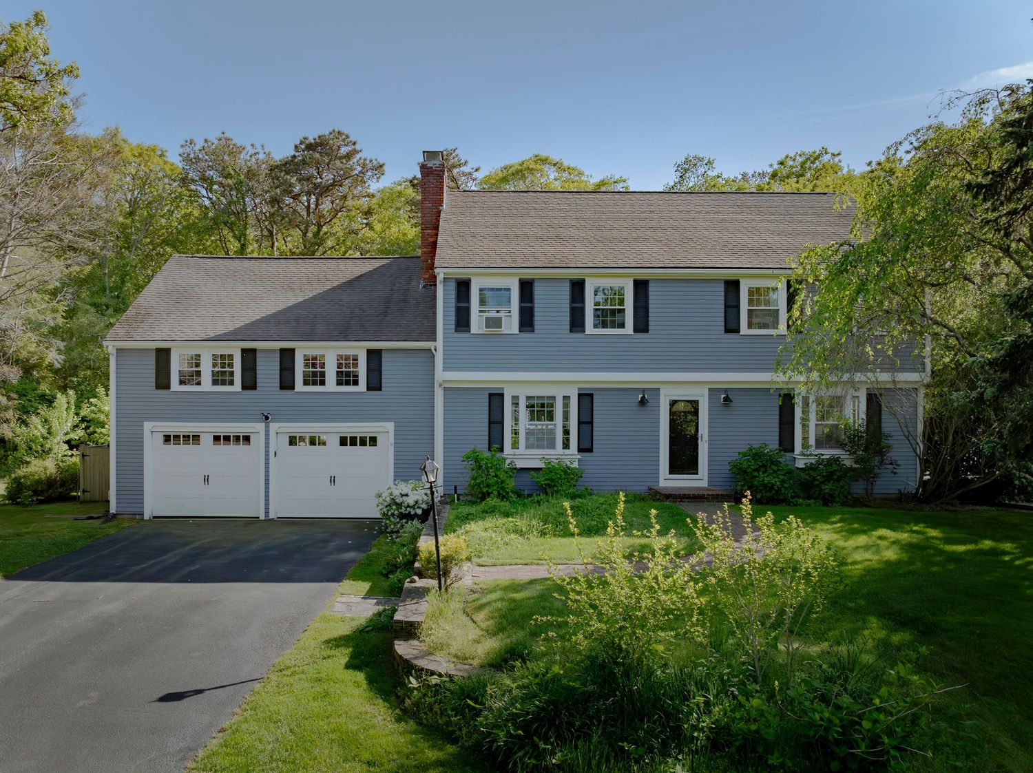 Discover the art of real estate photography by Ryan Maheu Photographic Services.