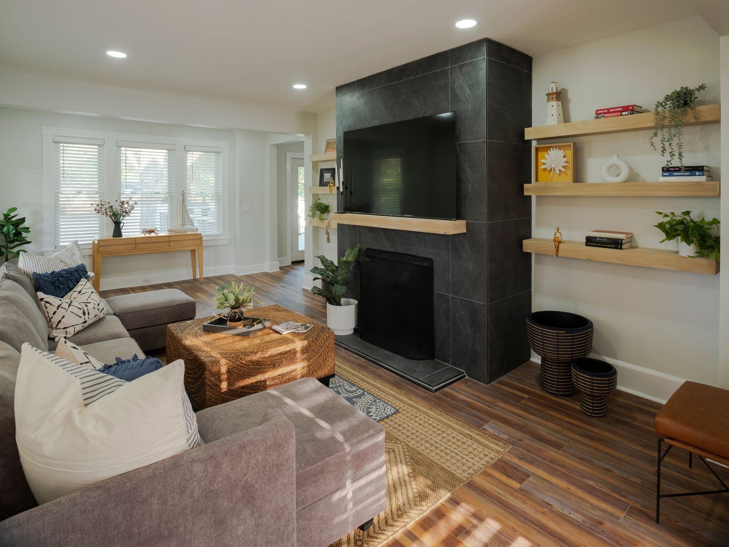 Discover the art of real estate photography by Ryan Maheu Photographic Services.