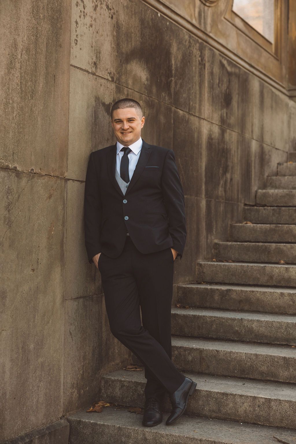portrait of the groom after the ceremony