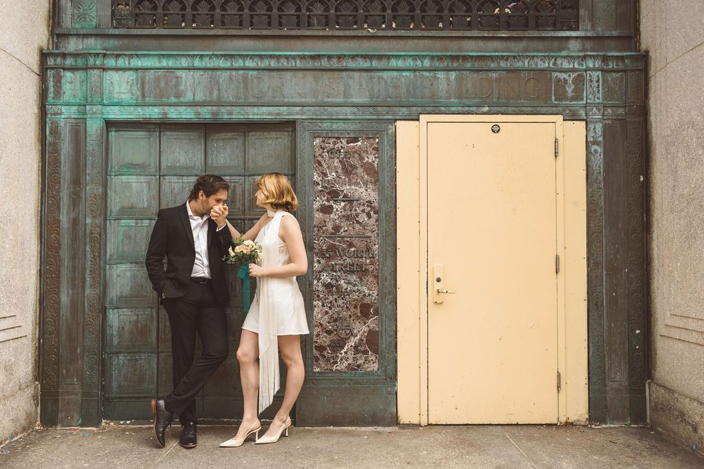 couple hugging during their photoshoot