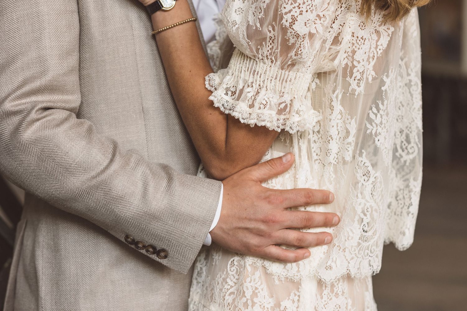 closeup shot of the wedding rings