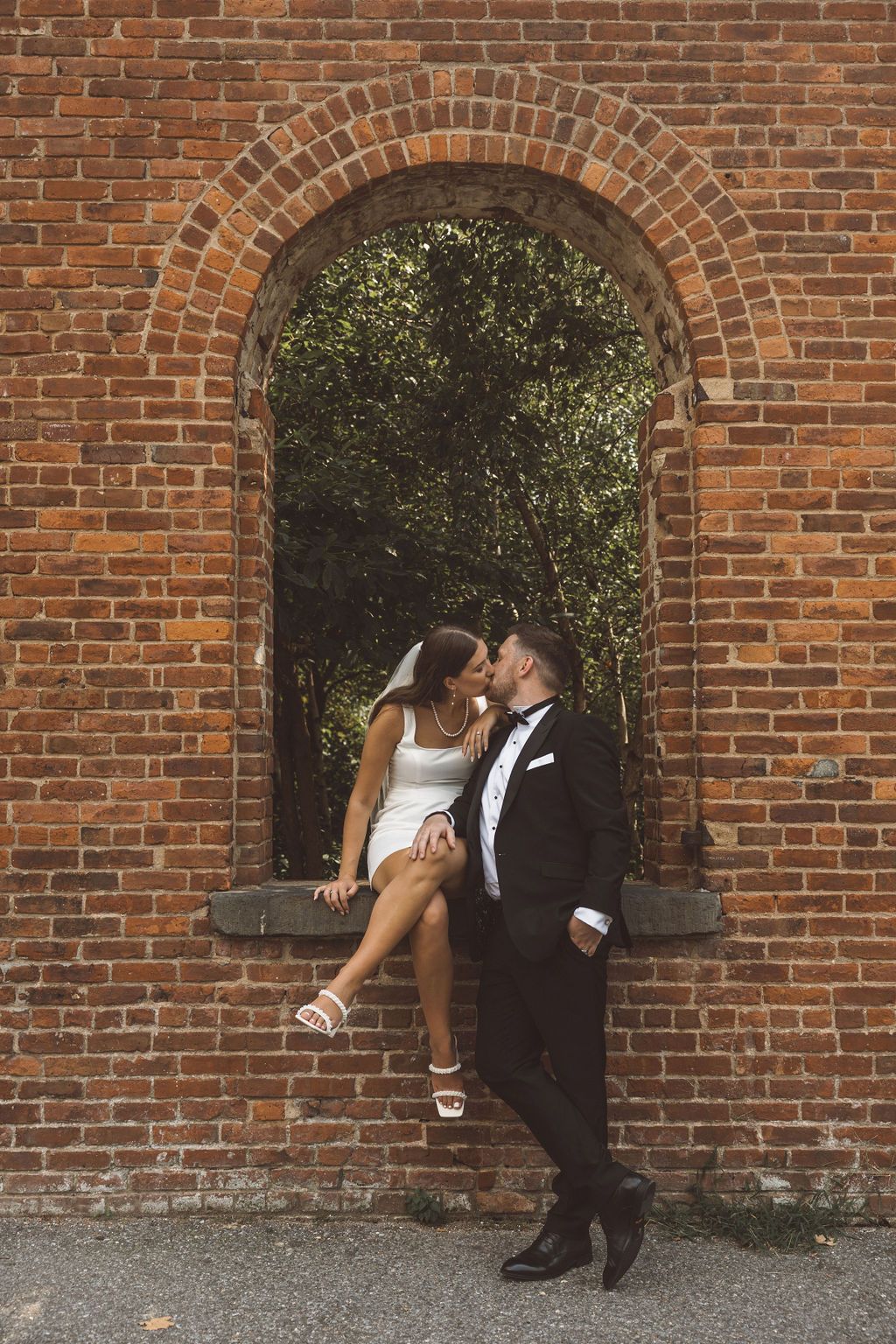couple walking around NYC during their photoshoot
