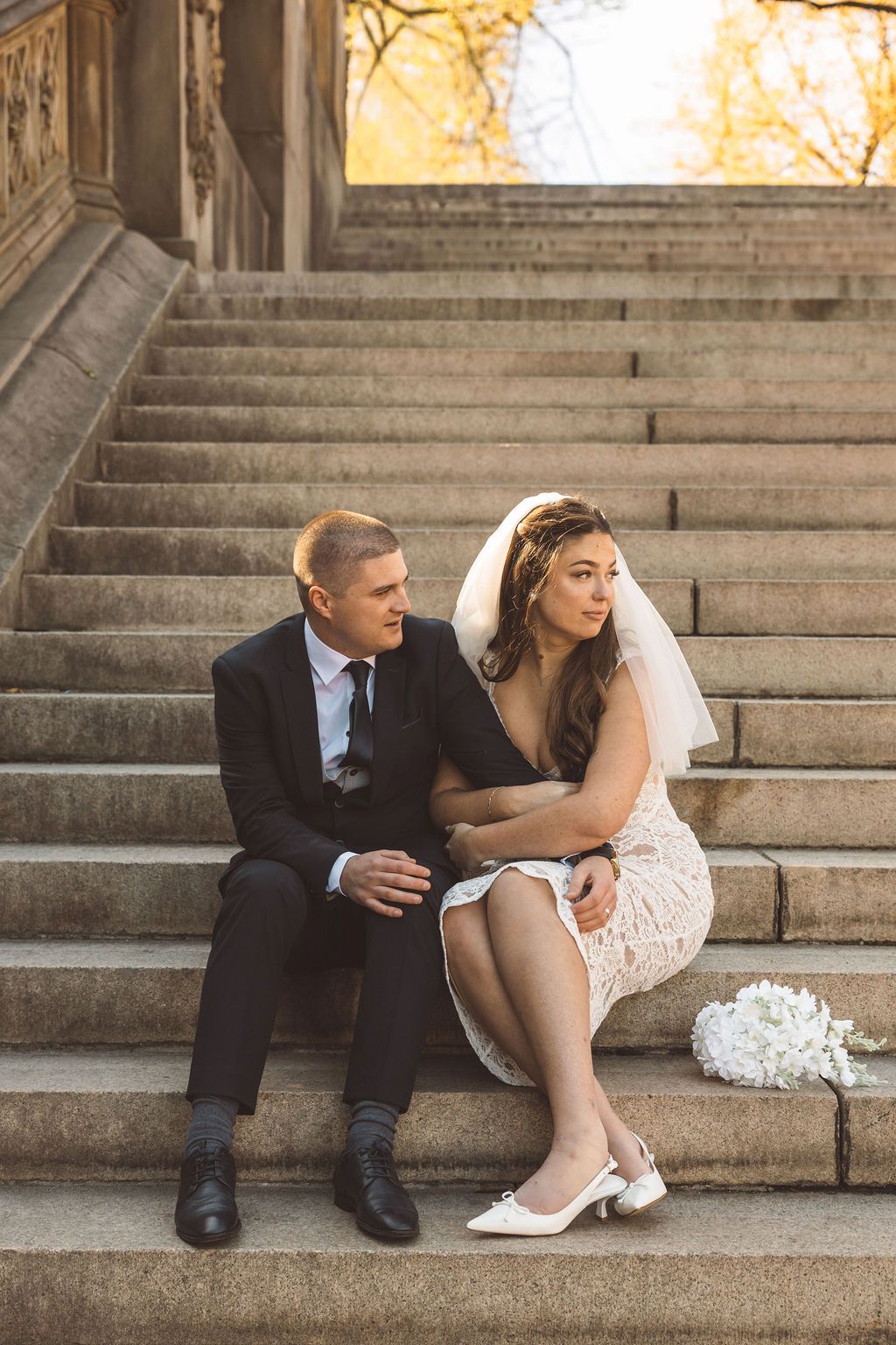 cute golden hour couple portraits in new york