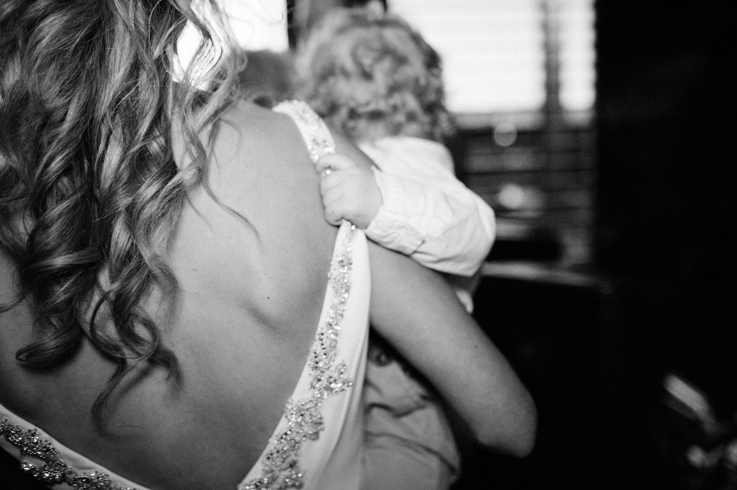 Tina Piltz photographs heartfelt family and wedding moments on location — serving Sutherland Shire, South Sydney & Sydney’s Eastern Suburbs.