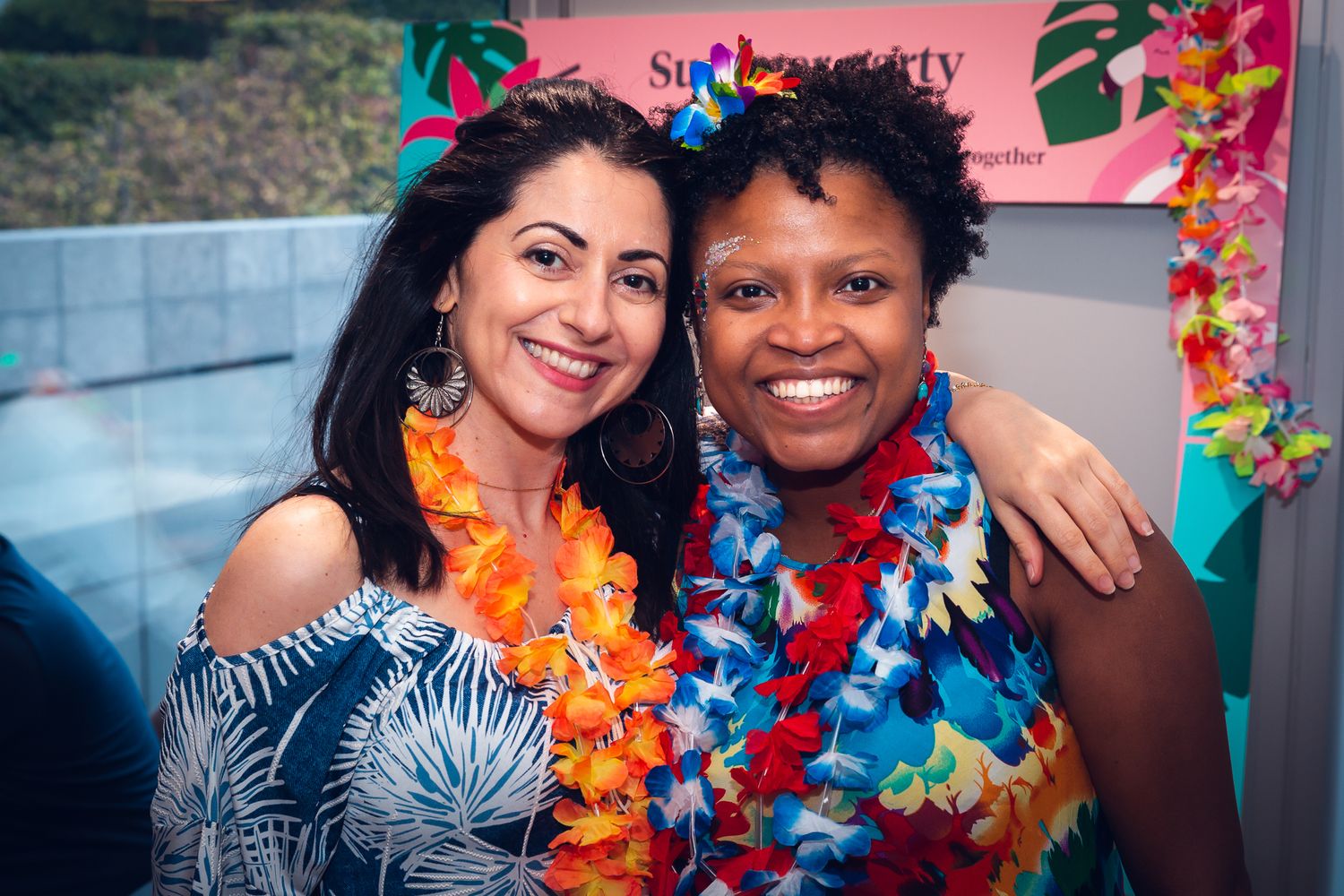 event photography in London – employees enjoying tropical summer staff party