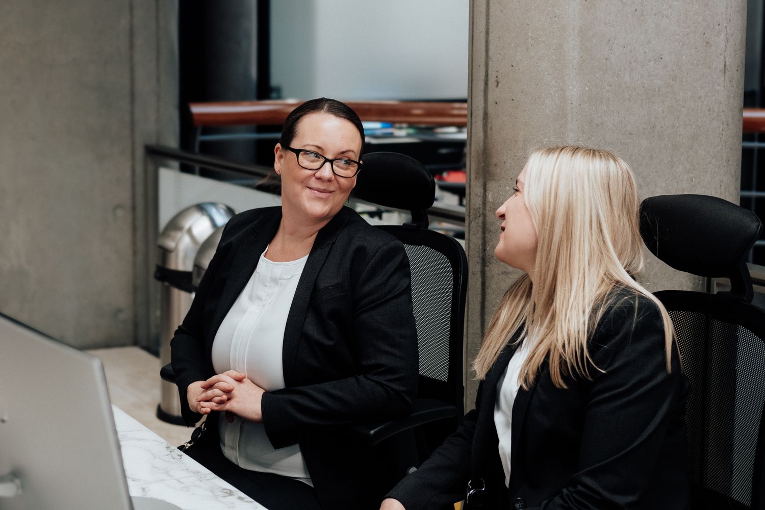 corporate interior photography in London – reception desk in professional office
