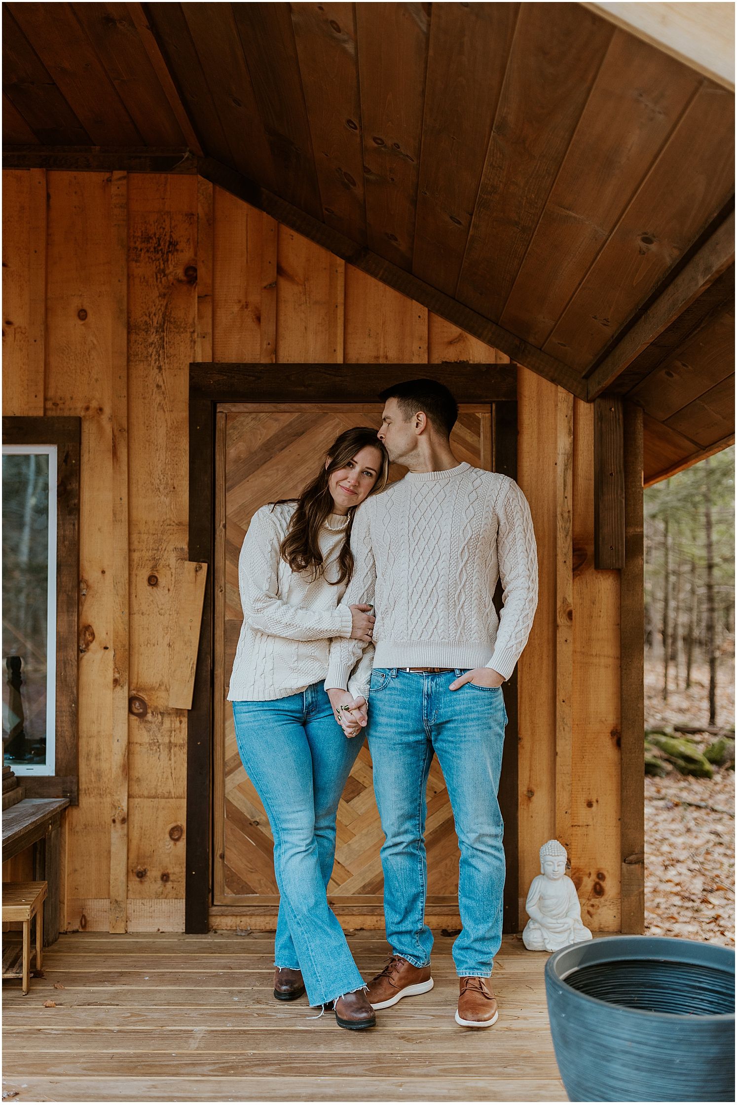 Couples shoot at the Conscious Cabin