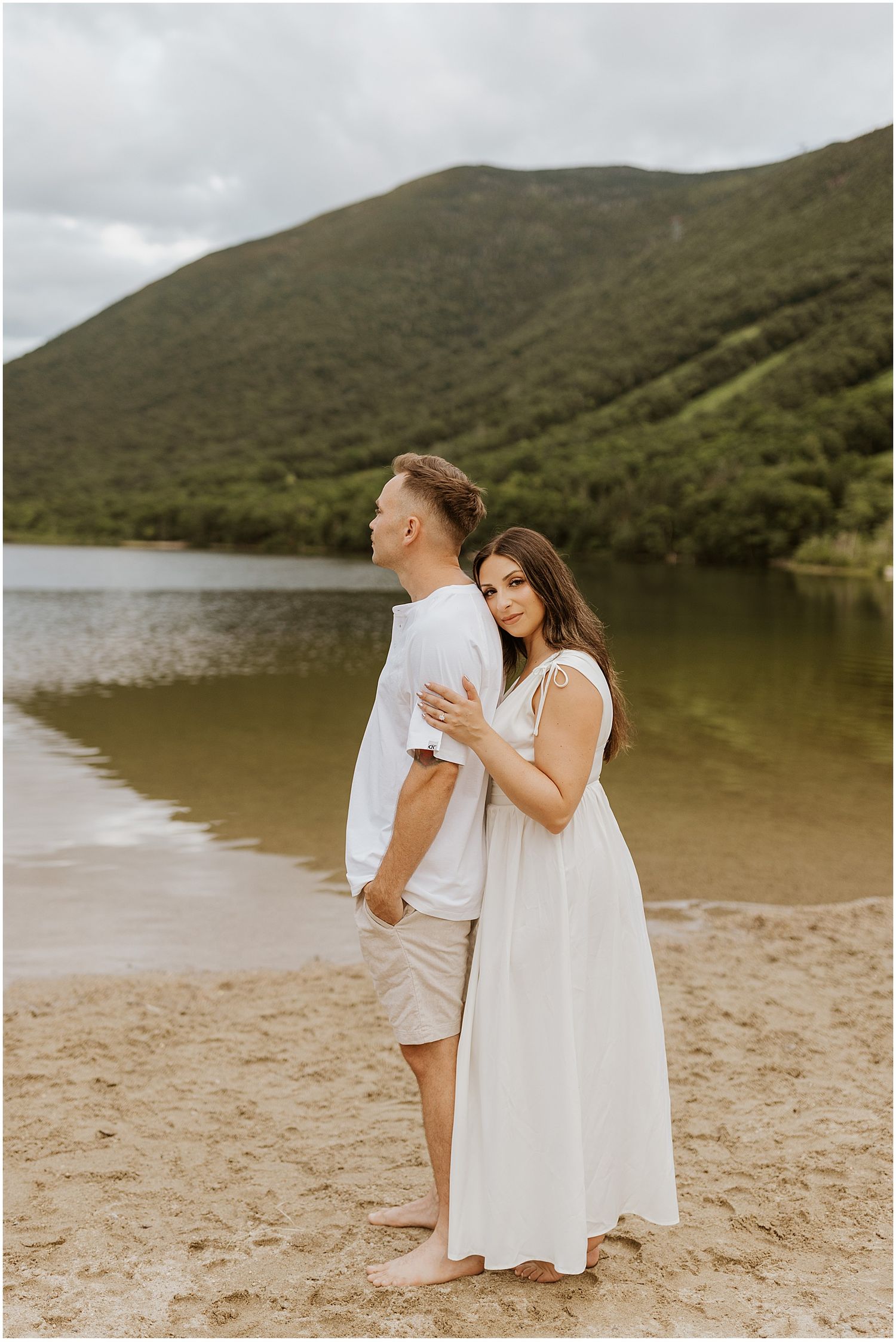 Romantic engagement photos in NH - Robin Easler Photography
