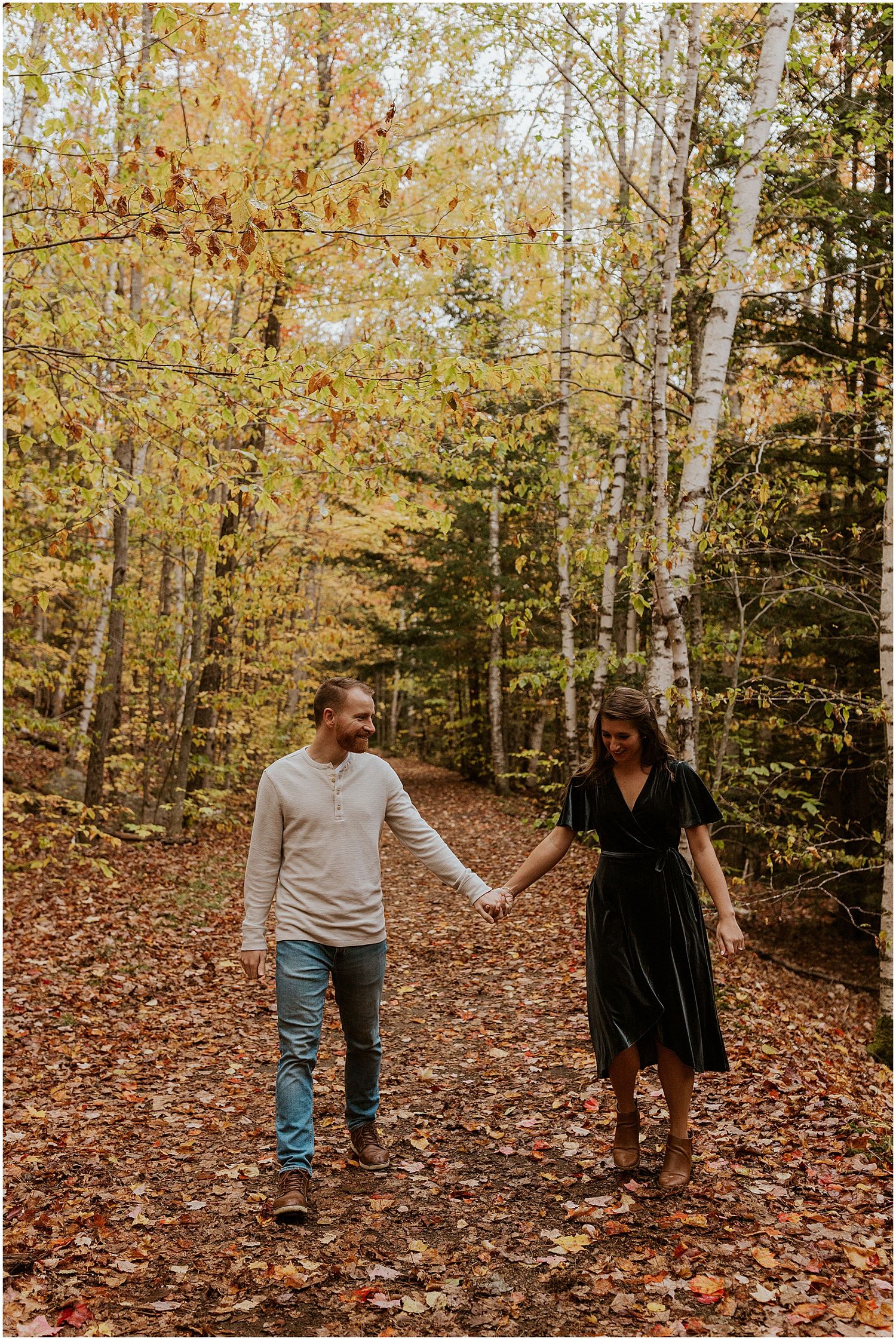 NH-fall-engagement-pictures-Robin-Easler-Photography