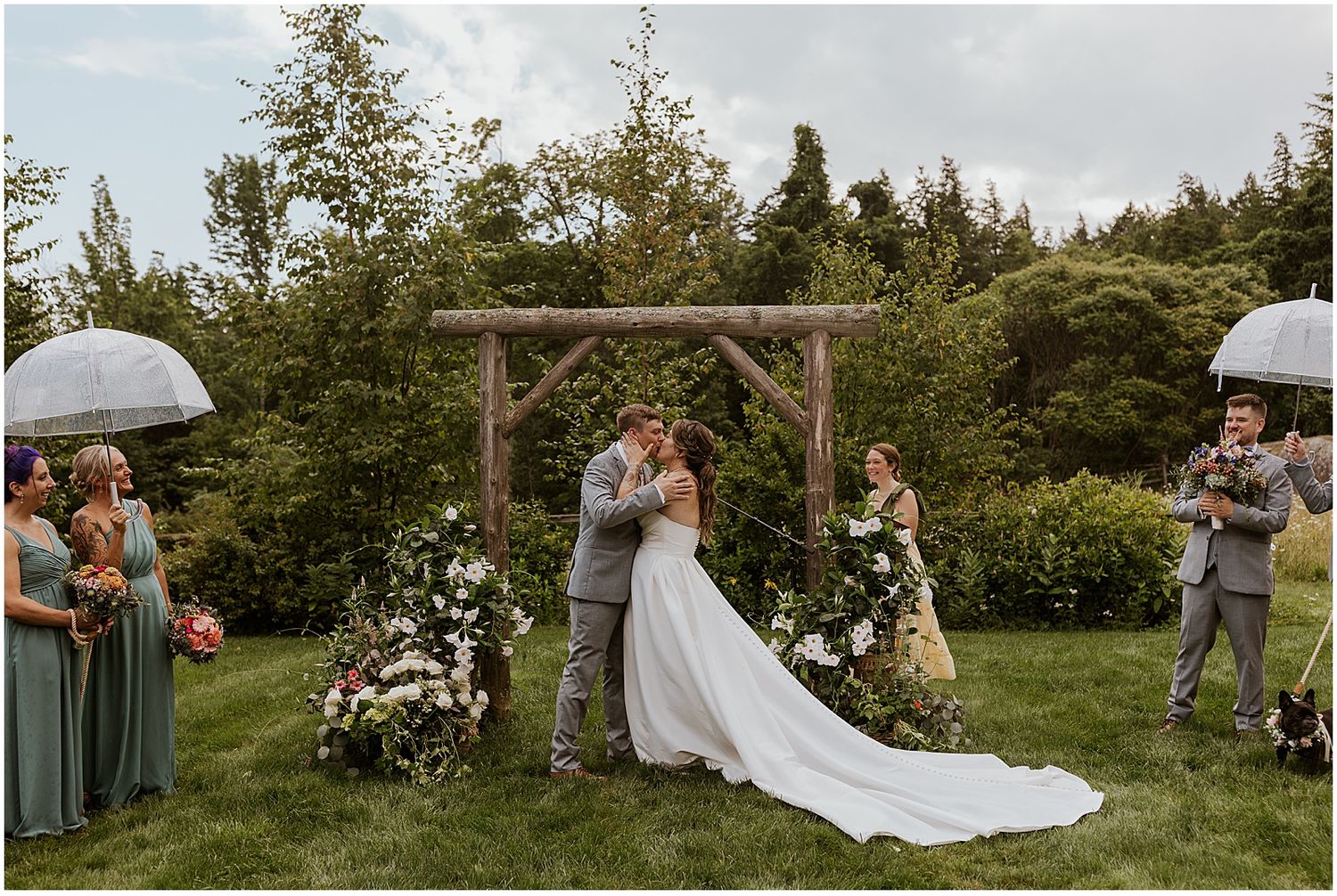 The-Benefits-of-having-2-wedding-photographers-for-your-NH-wedding-by-Robin-Easler5