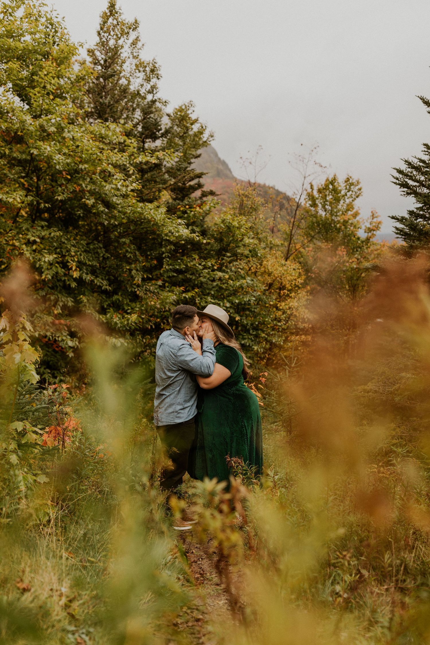 Engagement photoshoot in the white mountains of New Hampshire during peak foliage season.