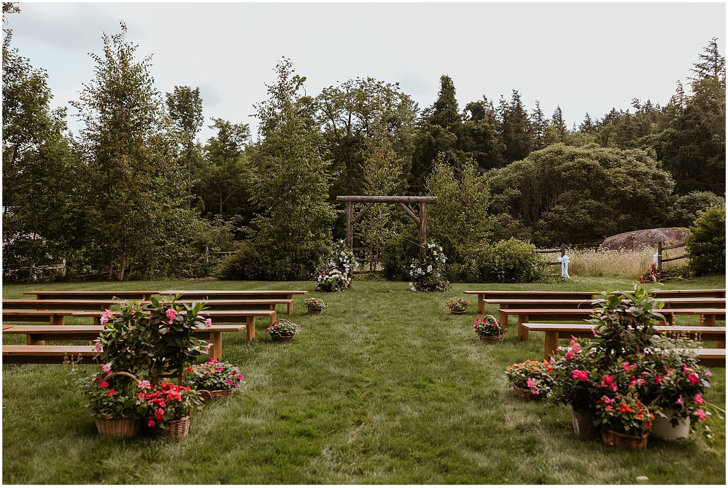 The-Benefits-of-having-2-wedding-photographers-for-your-NH-wedding-by-Robin-Easler9