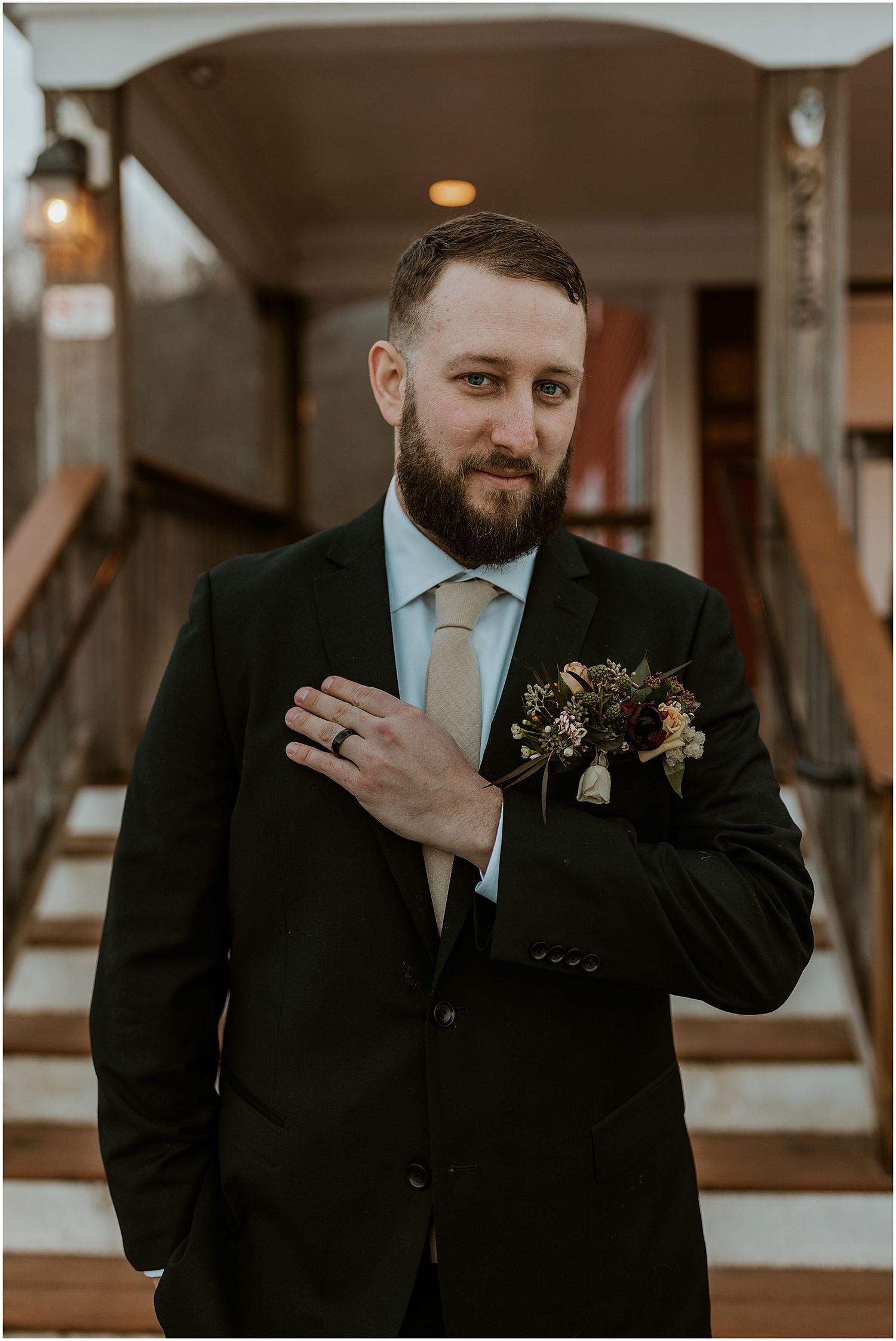 Groom at his Hobbs Tavern wedding in NH
