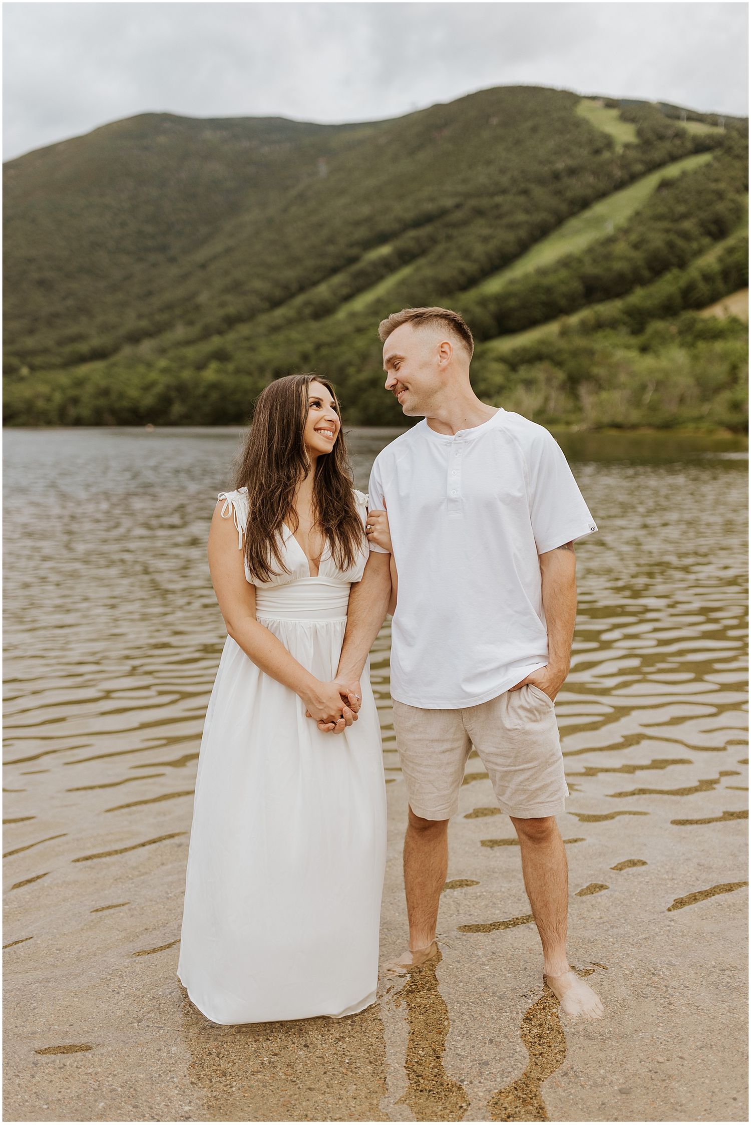 White Mountain engagement pictures - Robin Easler NH Wedding Photographer