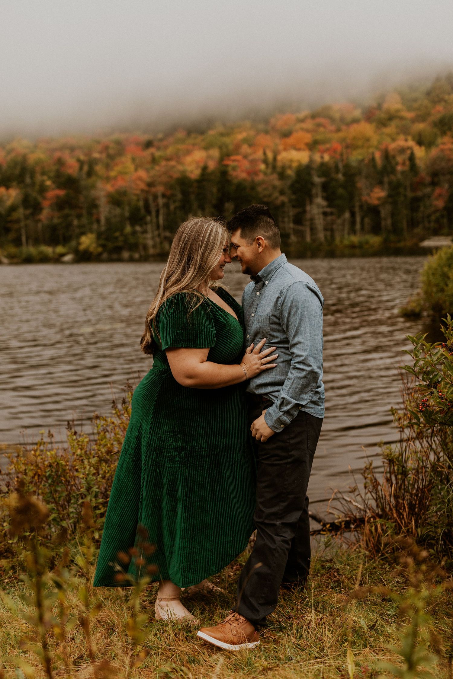 Engagement photoshoot in the white mountains of New Hampshire during peak foliage season.