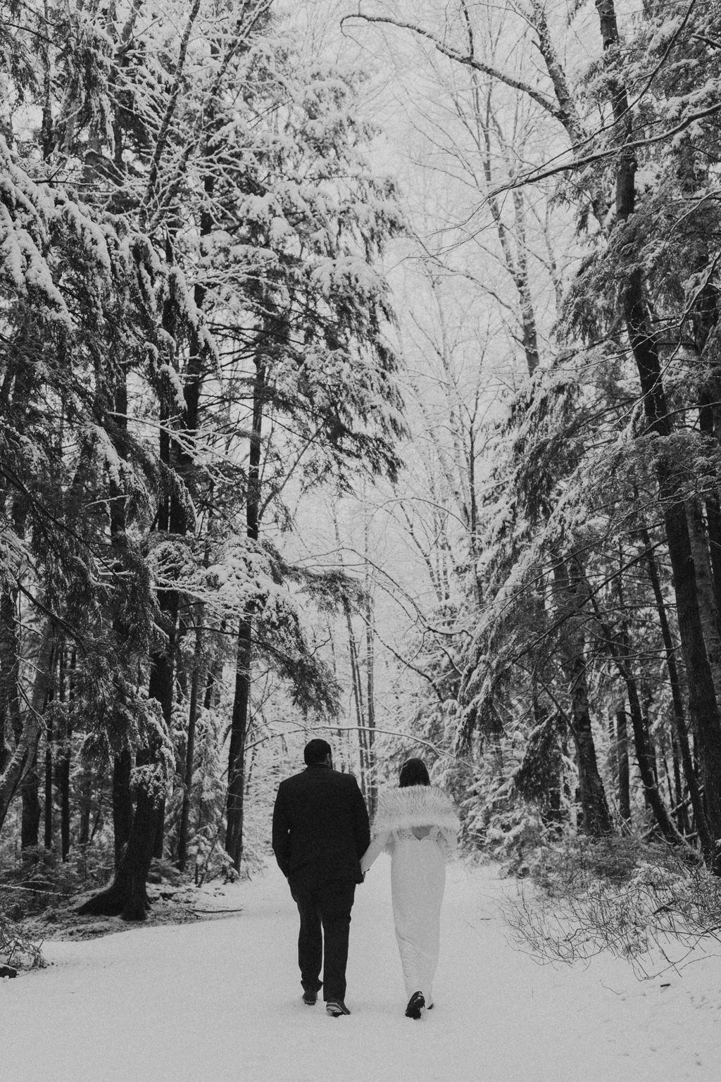Snowy winter elopement in NH