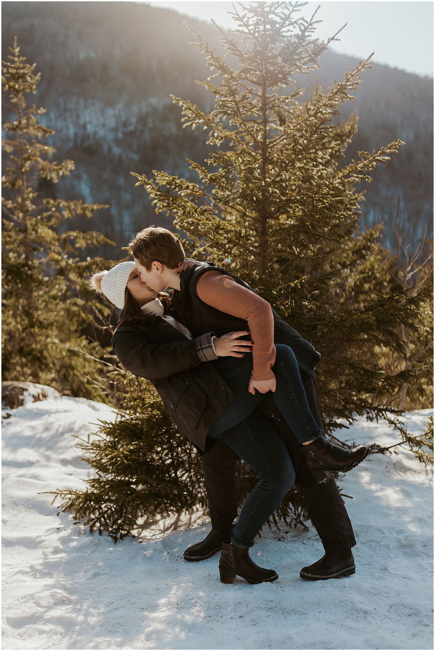 NH engagement pictures in the mountains