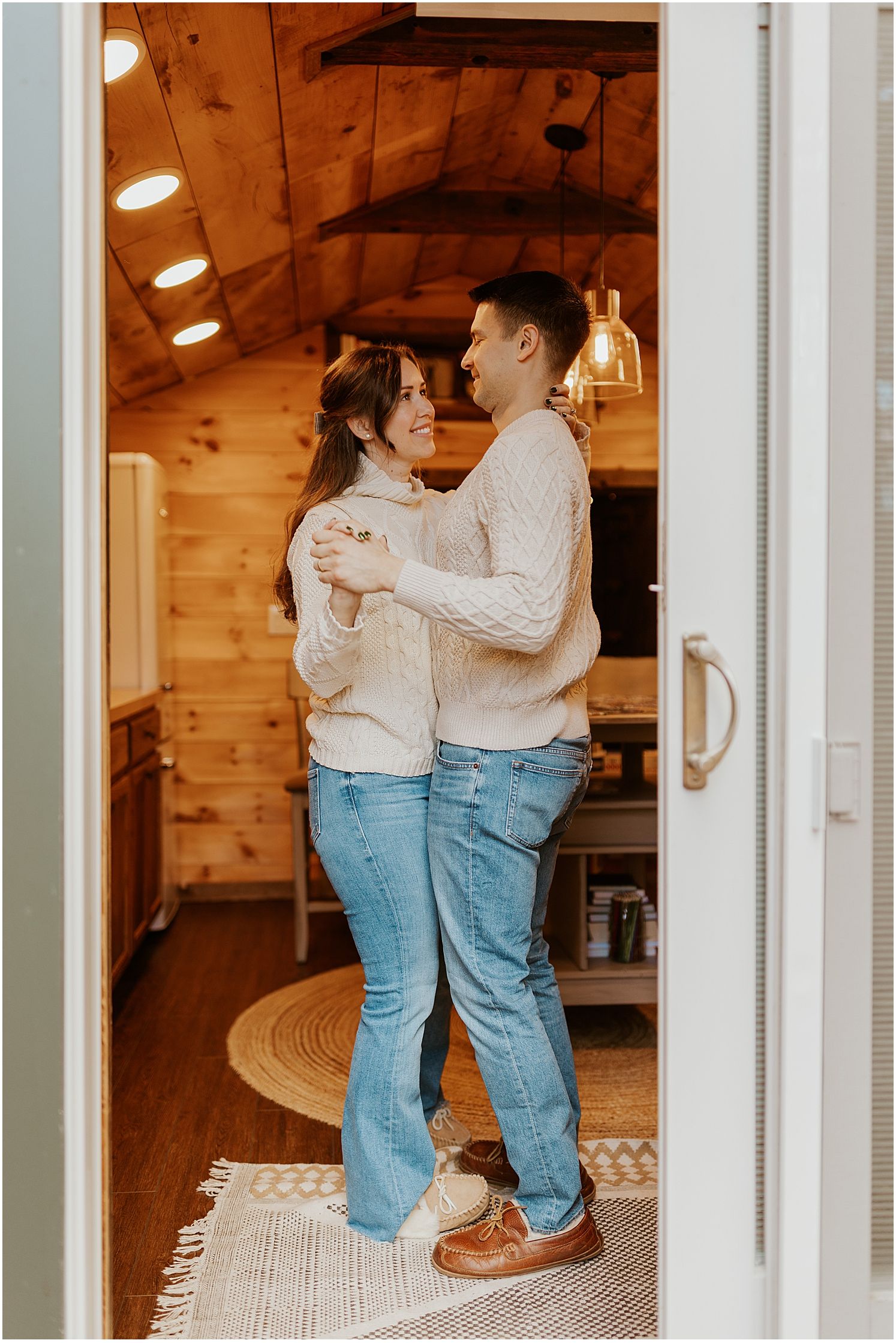 Couples photo session at Airbnb cabin White Mountains